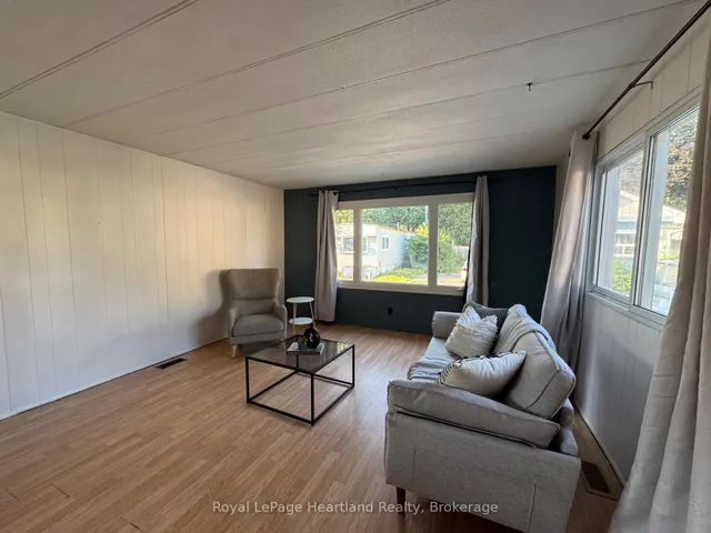 4 Trailer Park Rd, Minto 3