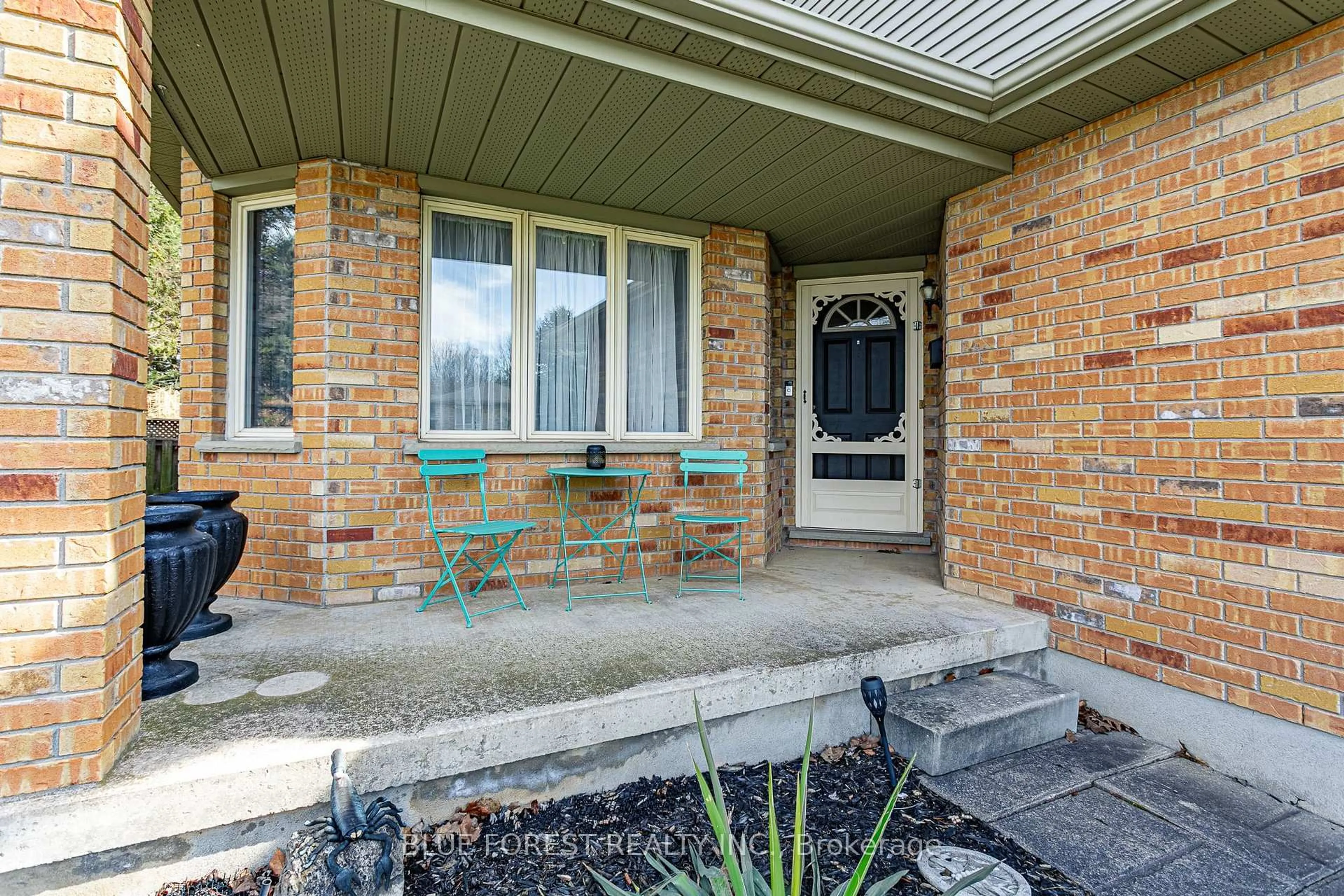 Unknown for 14 Eric Dr, Thames Centre Ontario N0L 1G1