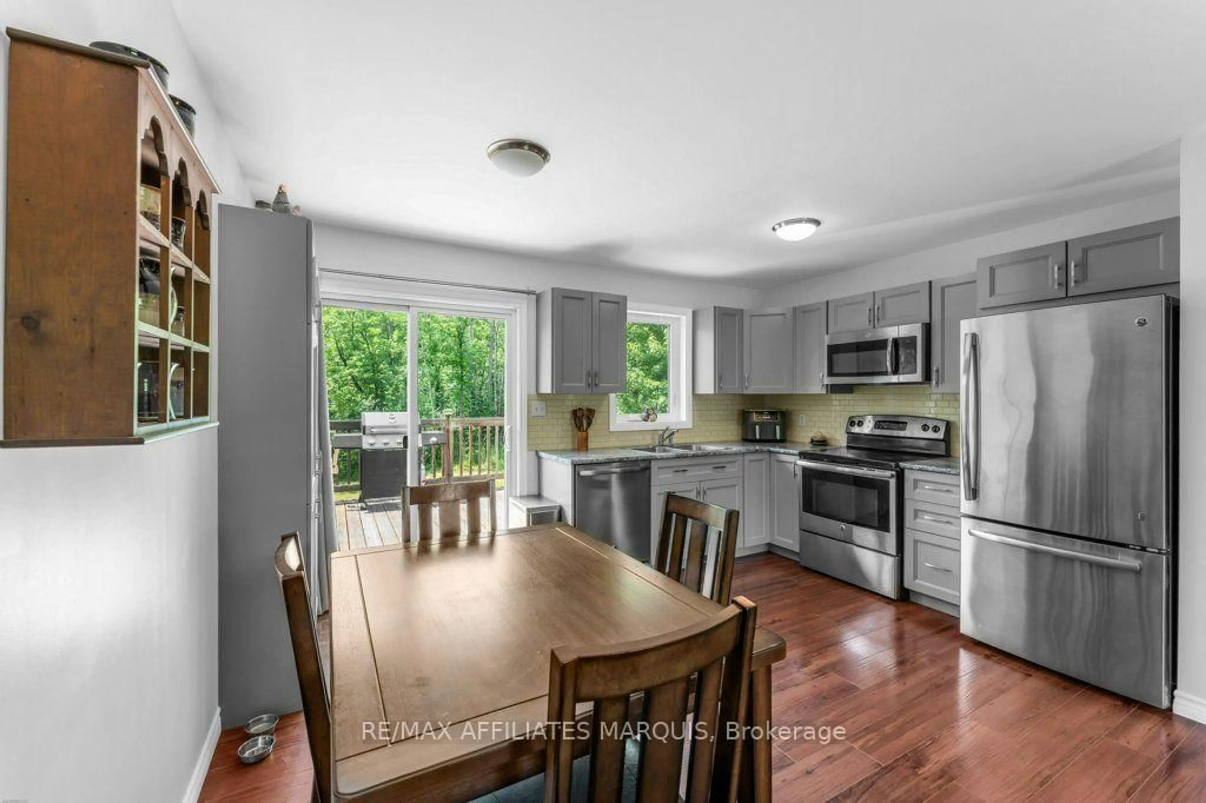 Open concept kitchen, unknown for 437 Miller Dr, Drummond/North Elmsley Ontario K7H 0K7