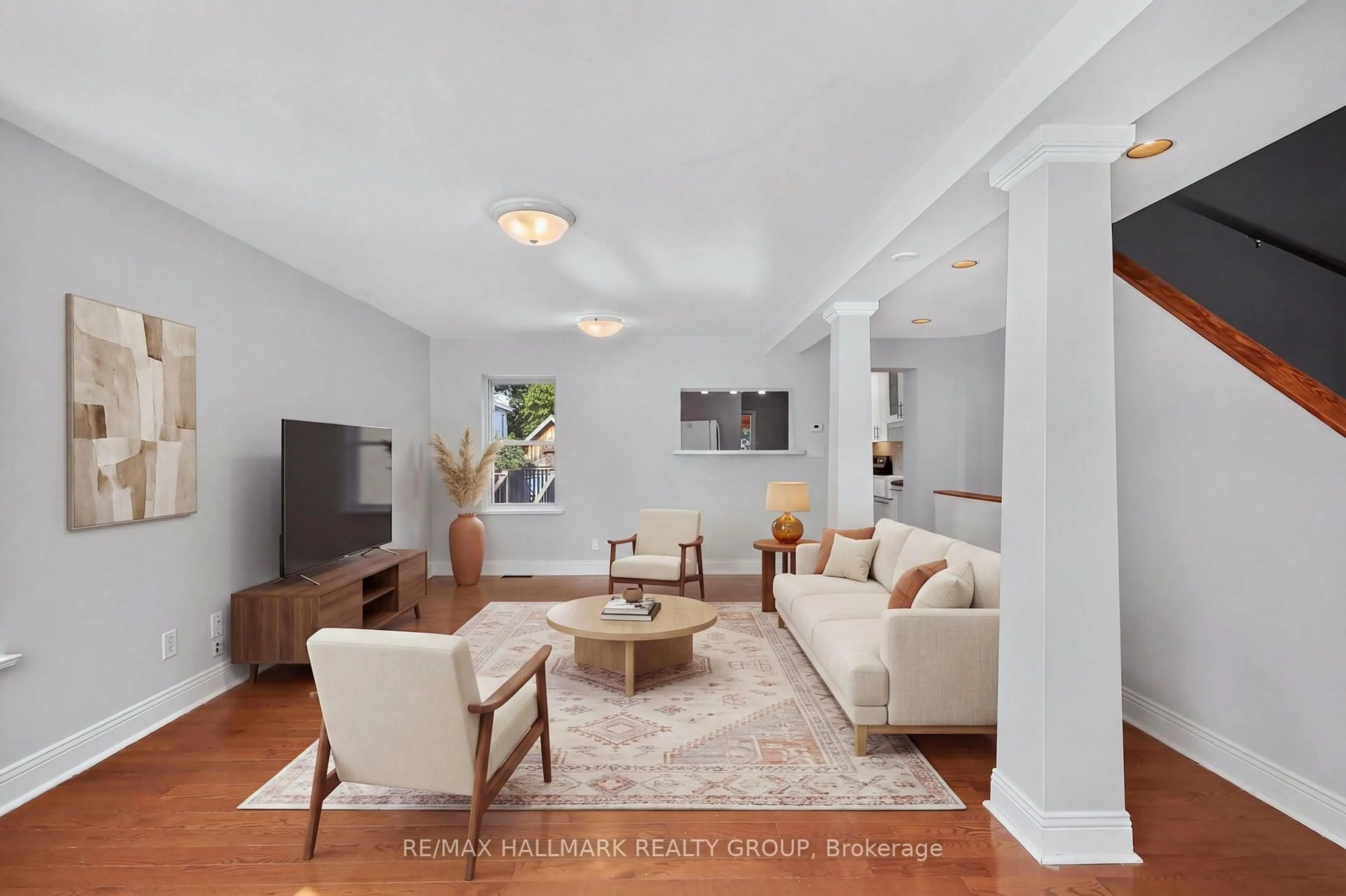 Living room with furniture, unknown for 115 Sherbrooke Ave, Ottawa Ontario K1Y 1S1