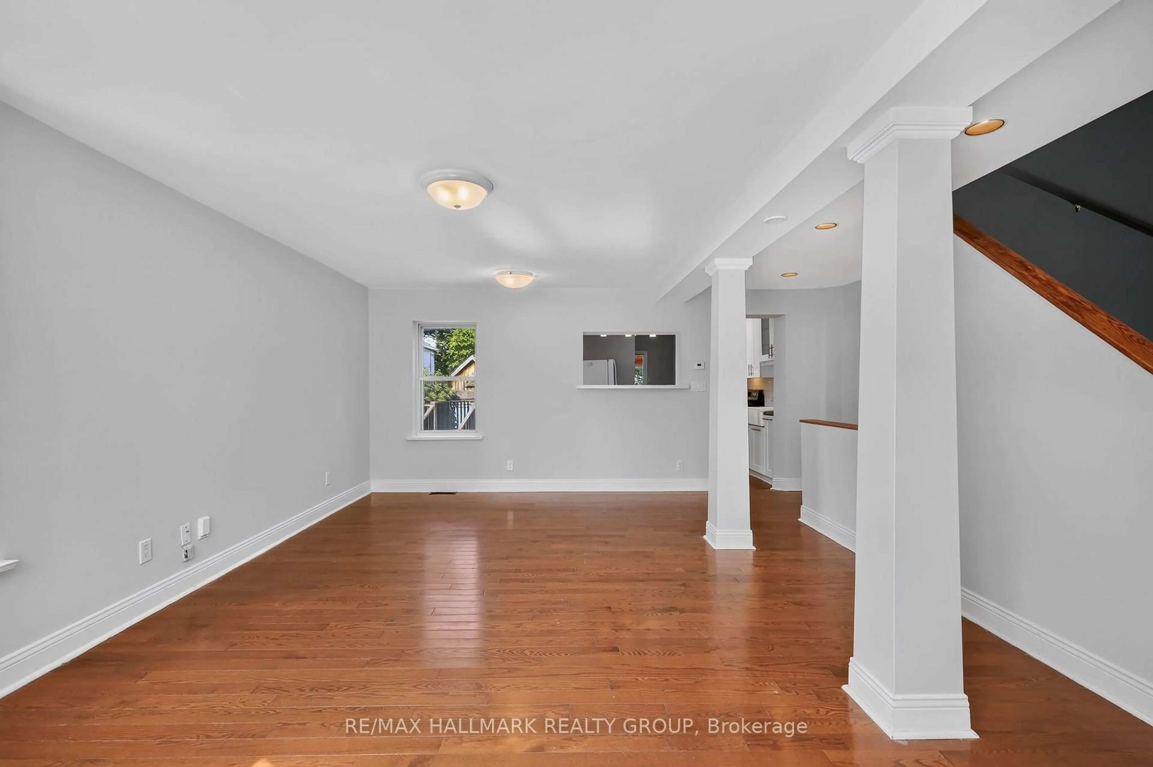 Unknown for 115 Sherbrooke Ave, Ottawa Ontario K1Y 1S1