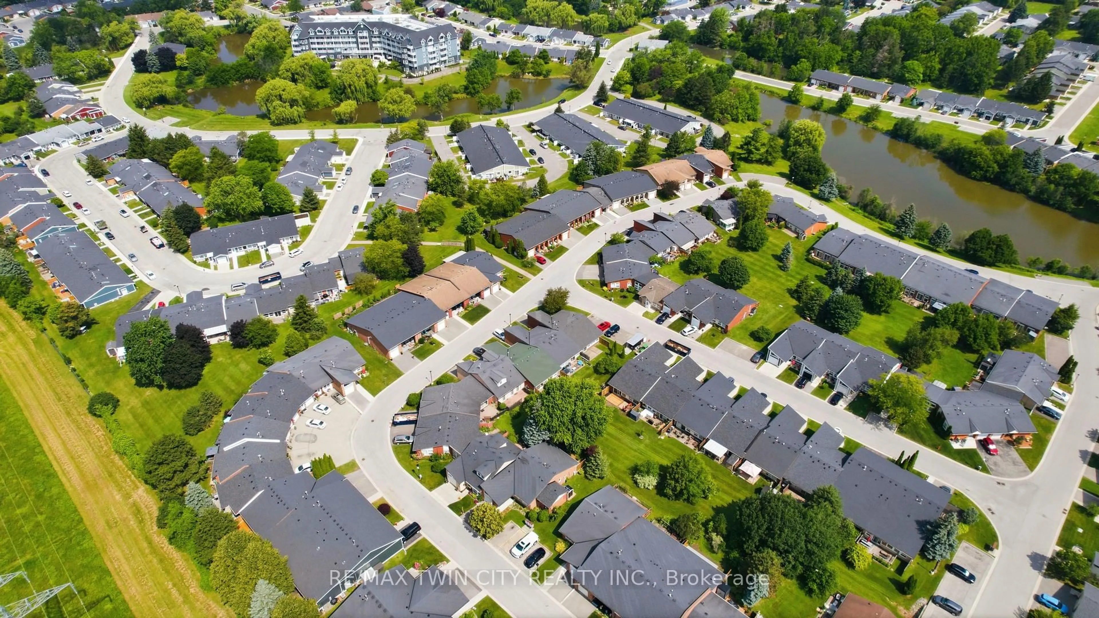 A pic from outside/outdoor area/front of a property/back of a property/a pic from drone, street for 29 Archdeacon Clark Tr, Hamilton Ontario L9B 2M1