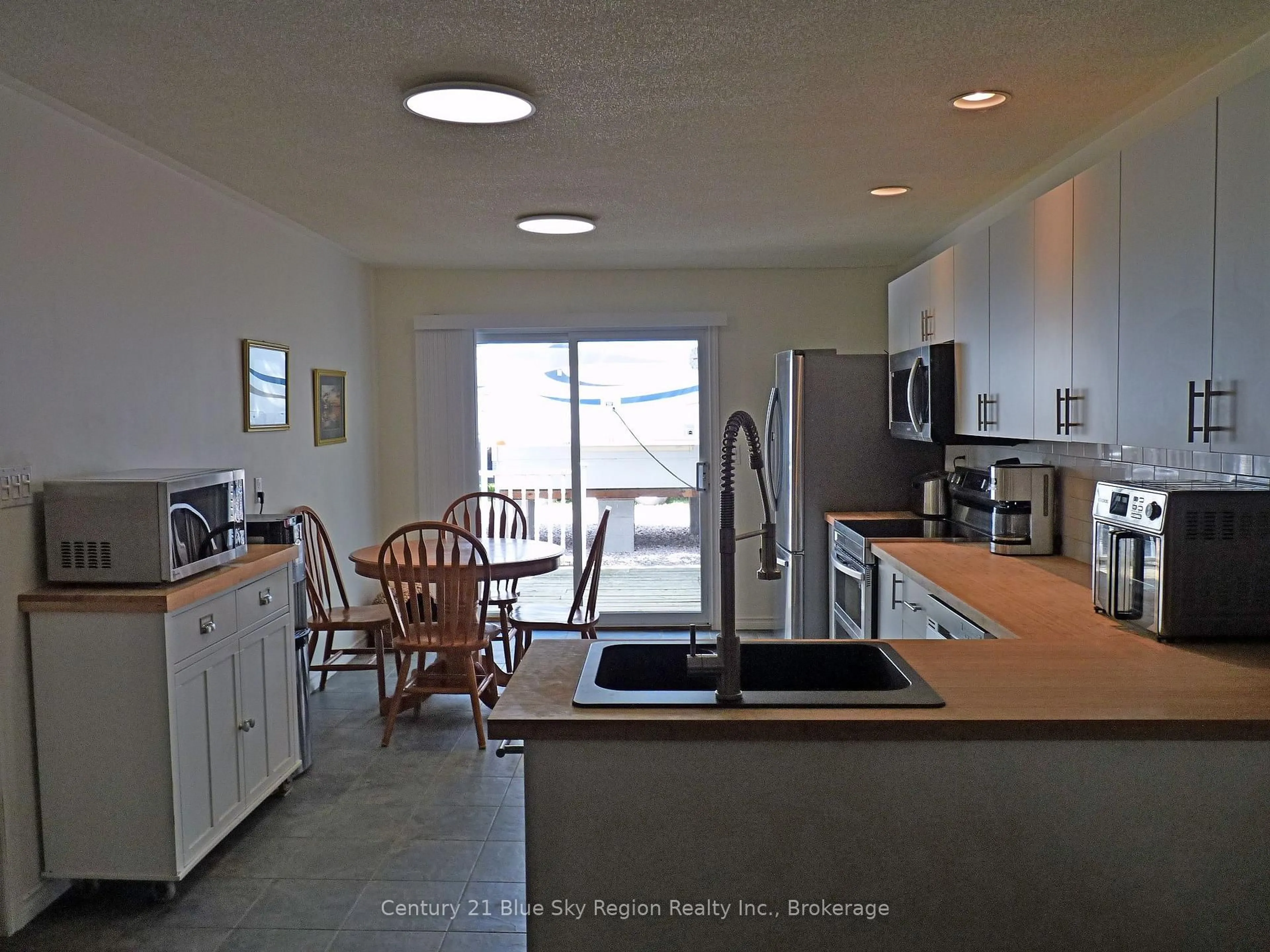 Open concept kitchen, ceramic/tile floor for 11 Waterfront Dr, West Nipissing Ontario P0H 1G0