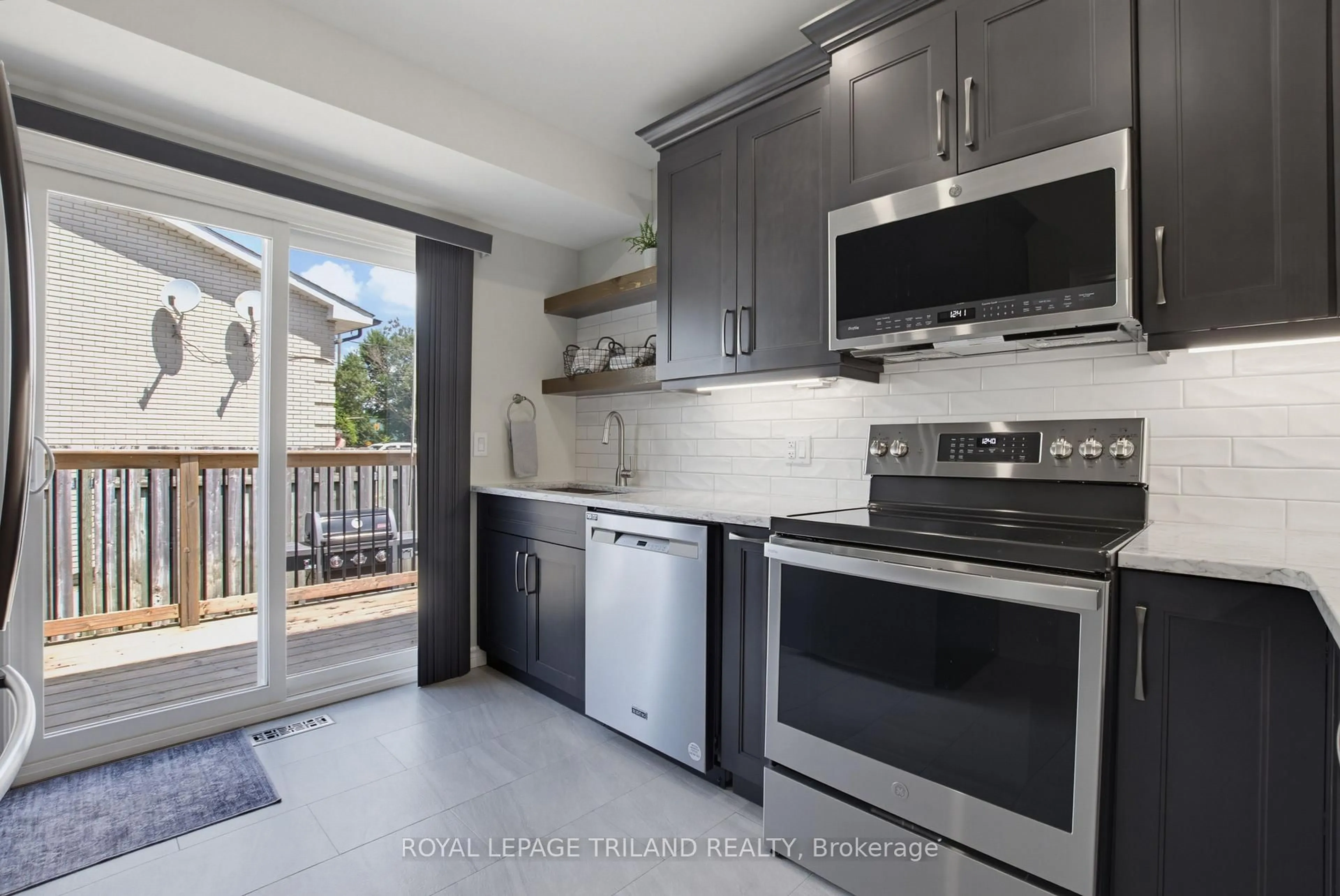 Unknown for 71 Joyce St, St. Thomas Ontario N5P 3M3