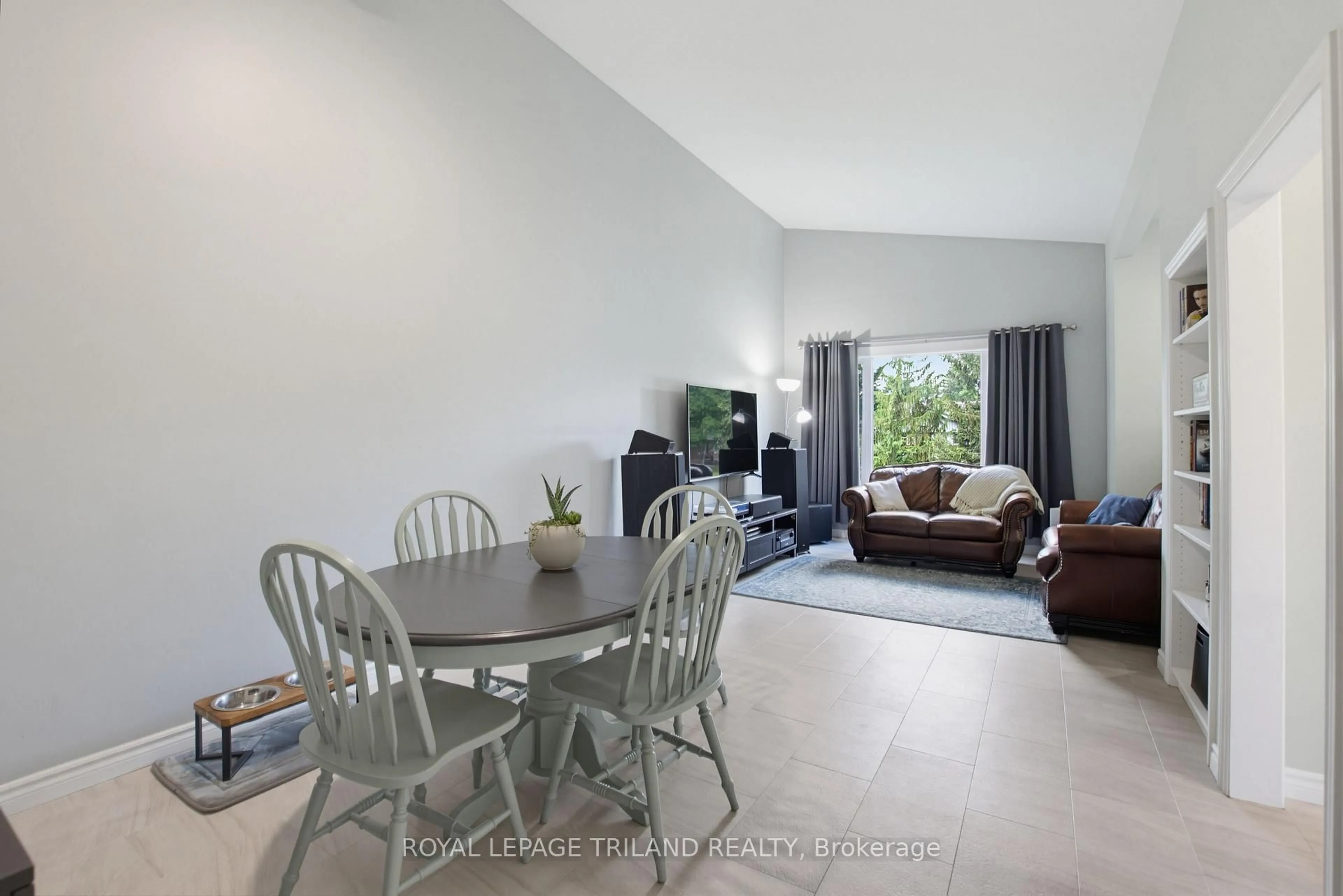 Living room with furniture, unknown for 71 Joyce St, St. Thomas Ontario N5P 3M3