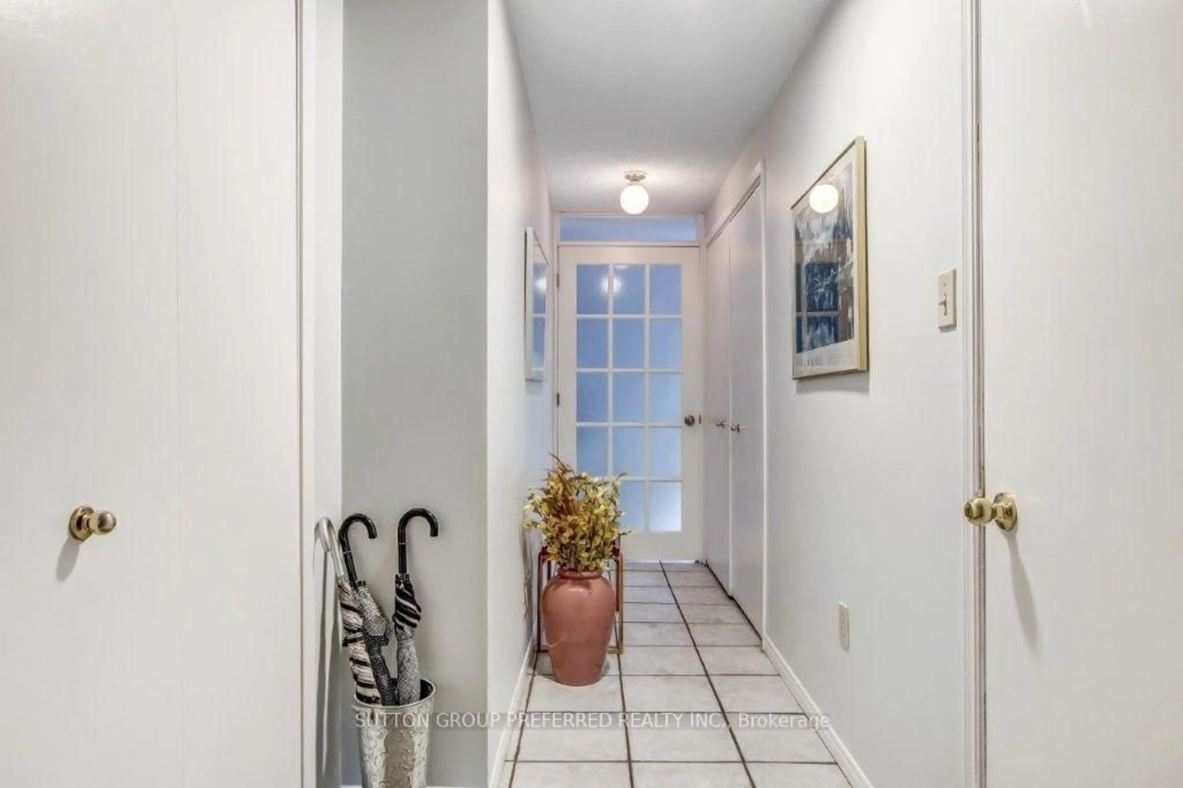 Indoor entryway for 1990 Wavell St #12, London East Ontario N5V 4N5