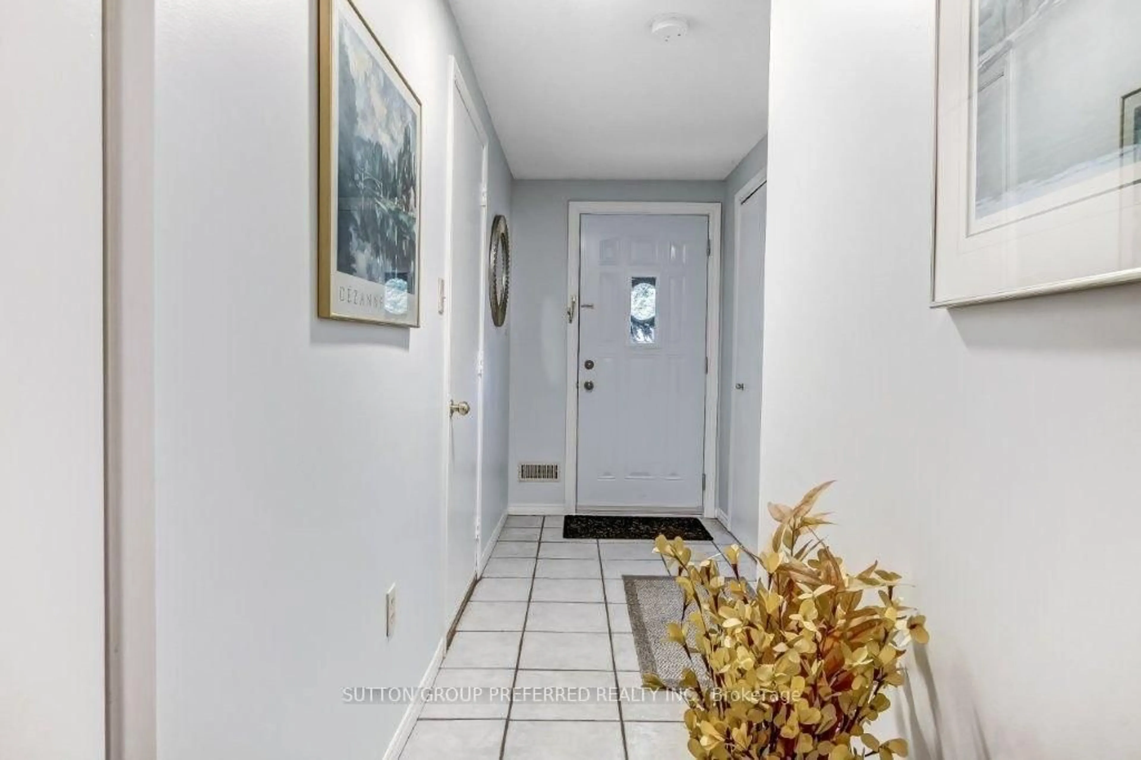 Indoor foyer for 1990 Wavell St #12, London East Ontario N5V 4N5