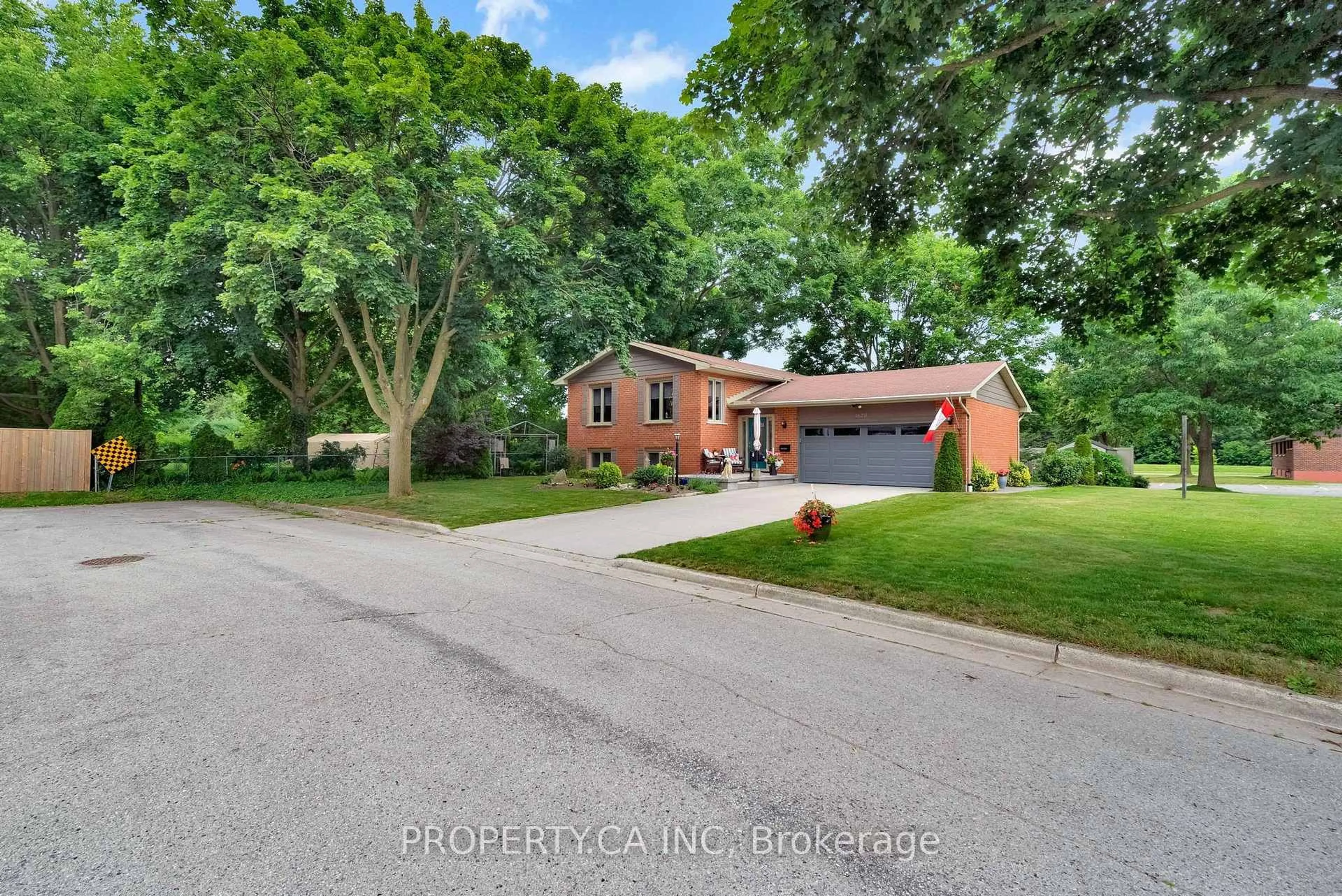 Home with brick exterior material, street for 1620 Farmbrook Rd, London East Ontario N5W 5V9