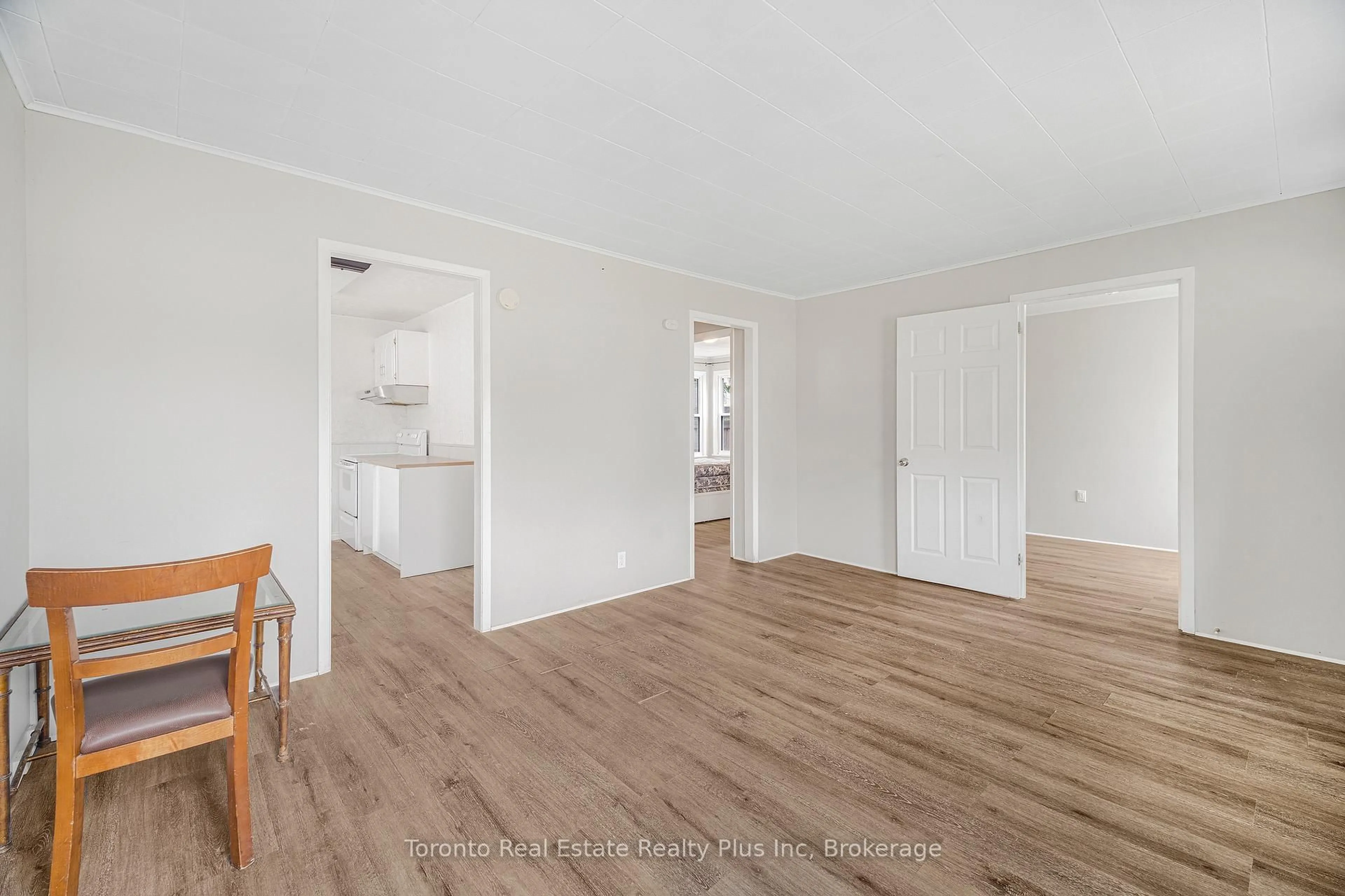 A pic of a room for 6183 Skinner St, Niagara Falls Ontario L2G 2Y4