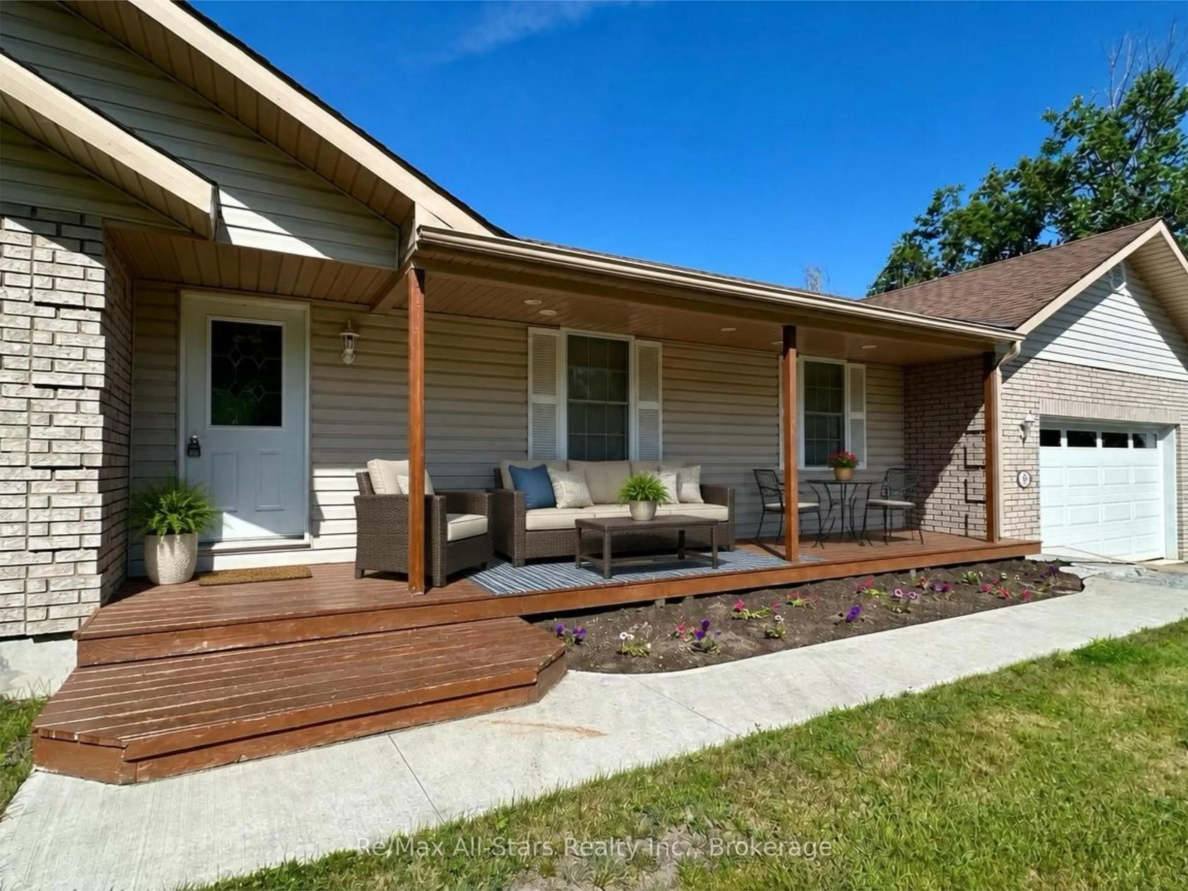Home with vinyl exterior material, street for 95 Moonline Rd, Trent Lakes Ontario K0M 1A0