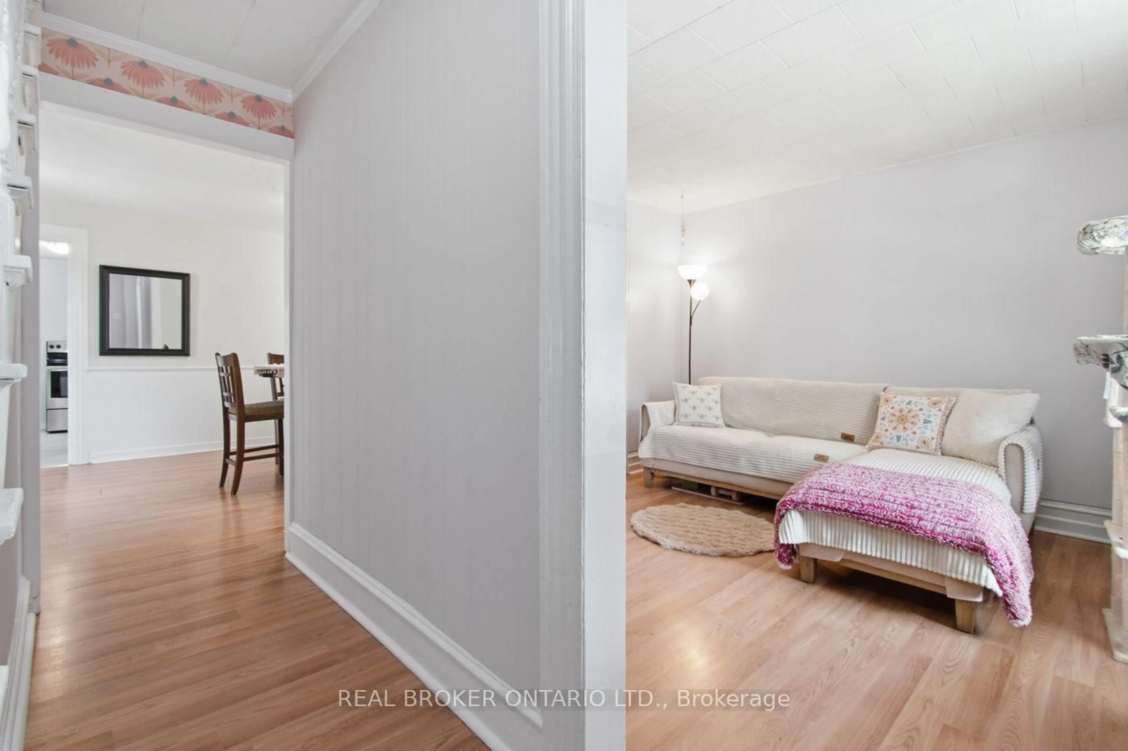 A pic of a room for 12 Elmview St, Welland Ontario L3C 4K5