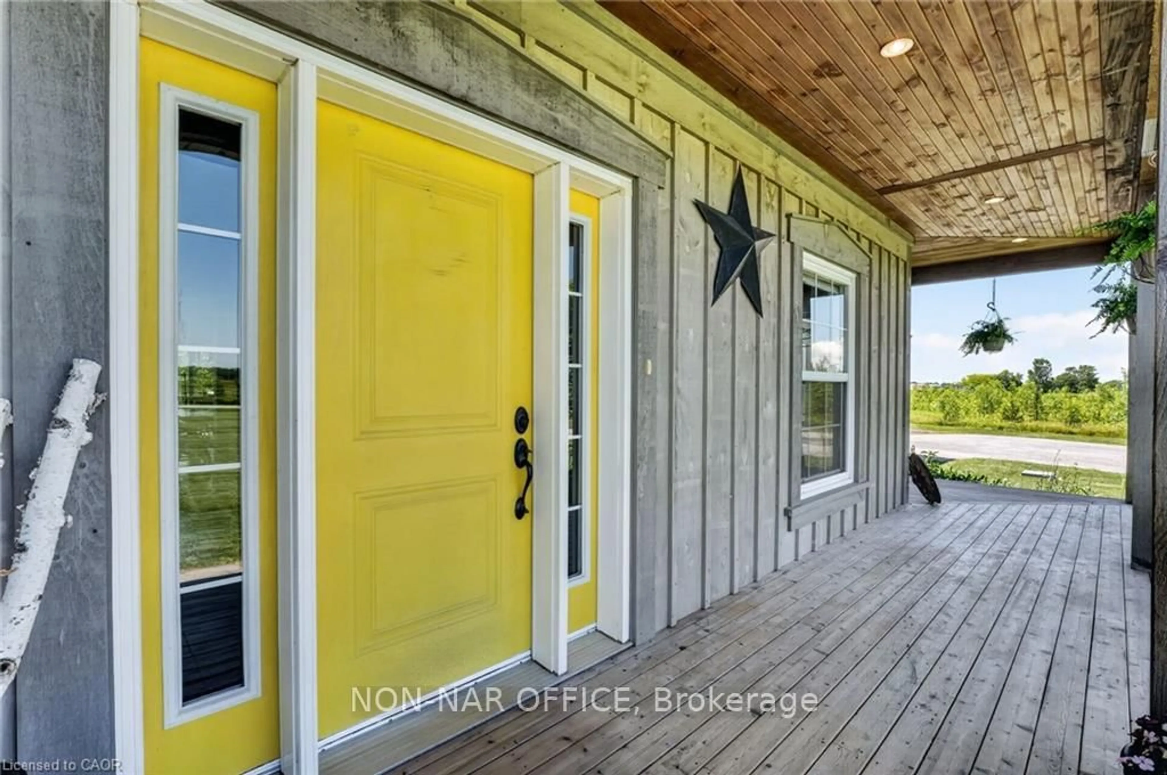 Indoor entryway for 5600 Yonge St, Lincoln Ontario L0R 2A0