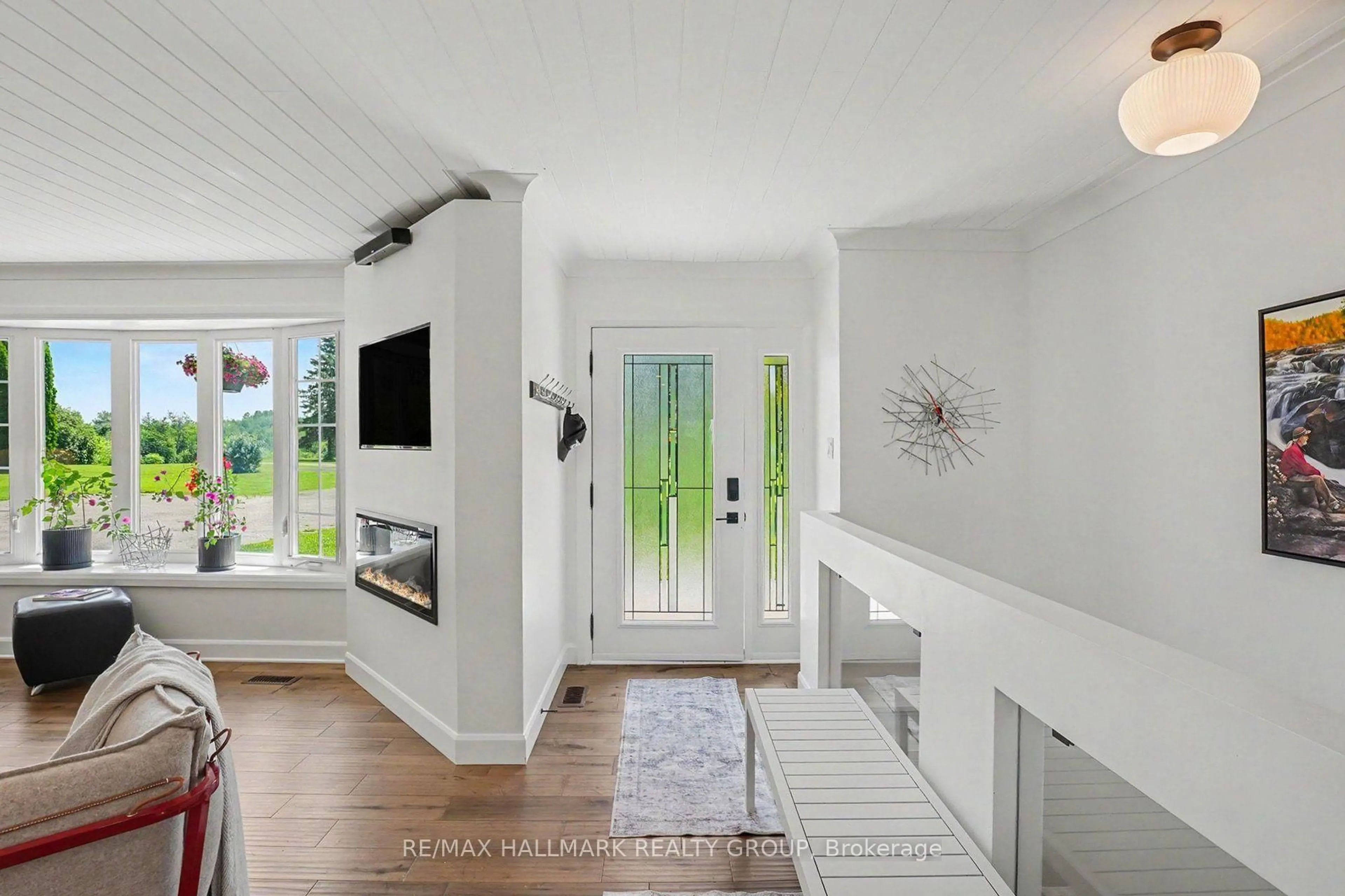Indoor entryway for 1475 Beachburg Rd, Beachburg Ontario K0J 1C0