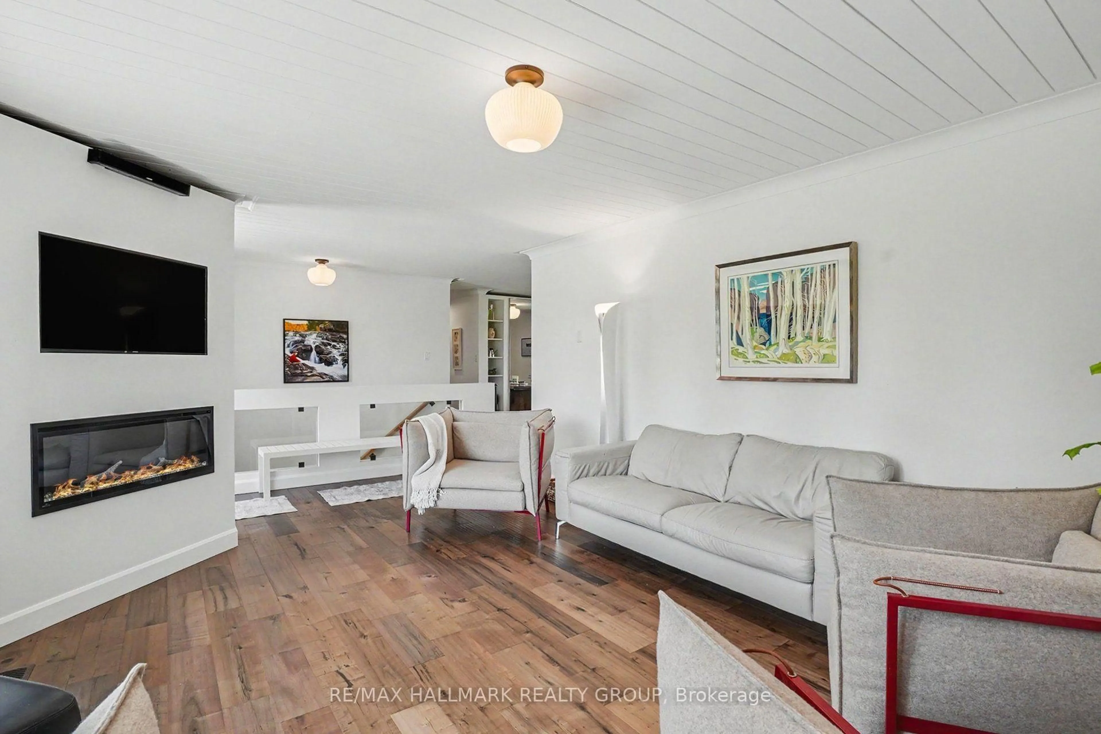 Living room with furniture, wood/laminate floor for 1475 Beachburg Rd, Beachburg Ontario K0J 1C0