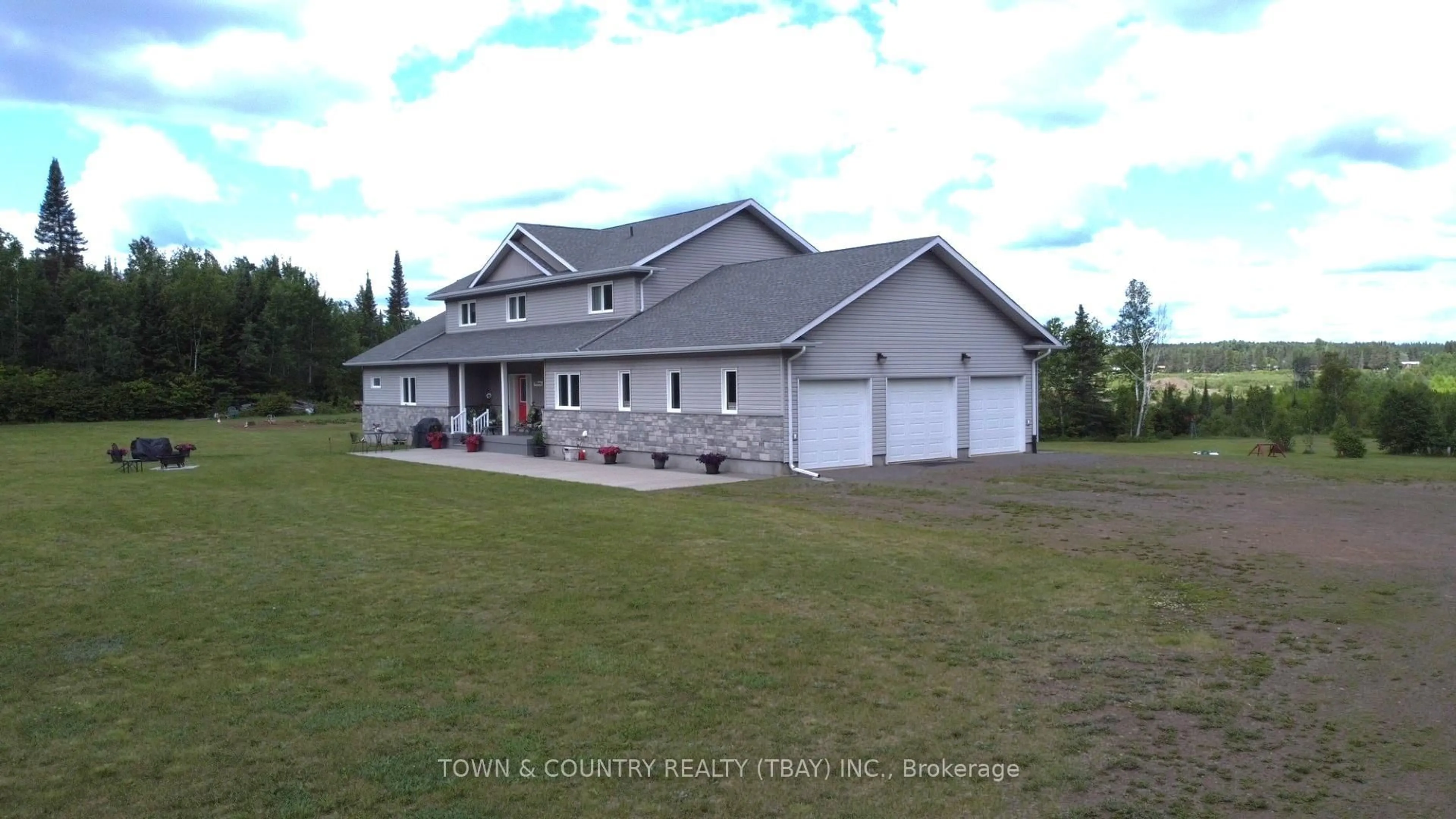 A pic from outside/outdoor area/front of a property/back of a property/a pic from drone, building for 503 Highway 130, Oliver Paipoonge Ontario P7J 0H4
