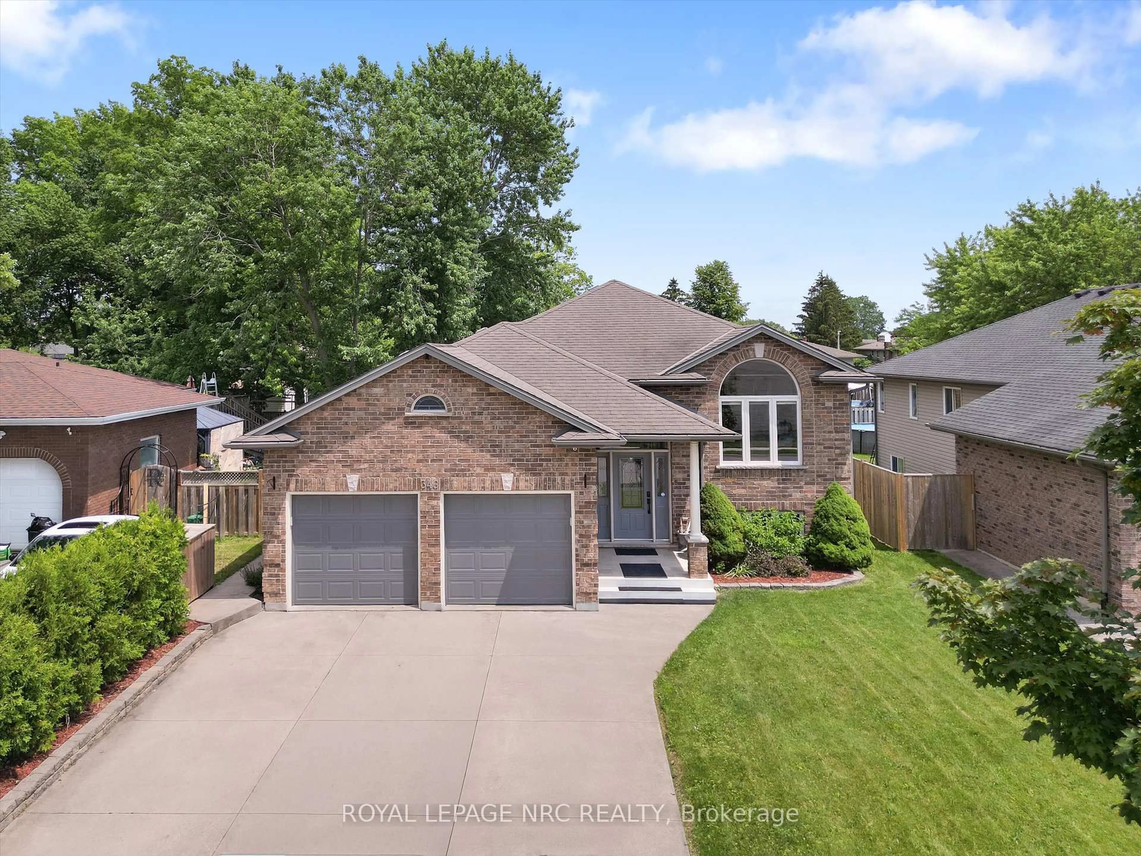Home with brick exterior material, street for 346 Clare Ave, Welland Ontario L3C 5R2