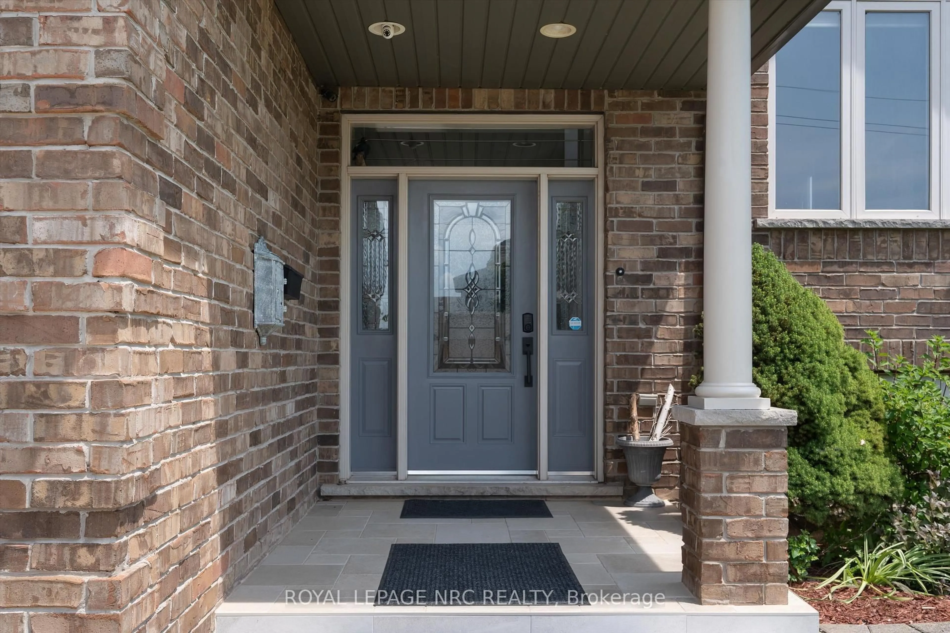 Indoor entryway for 346 Clare Ave, Welland Ontario L3C 5R2