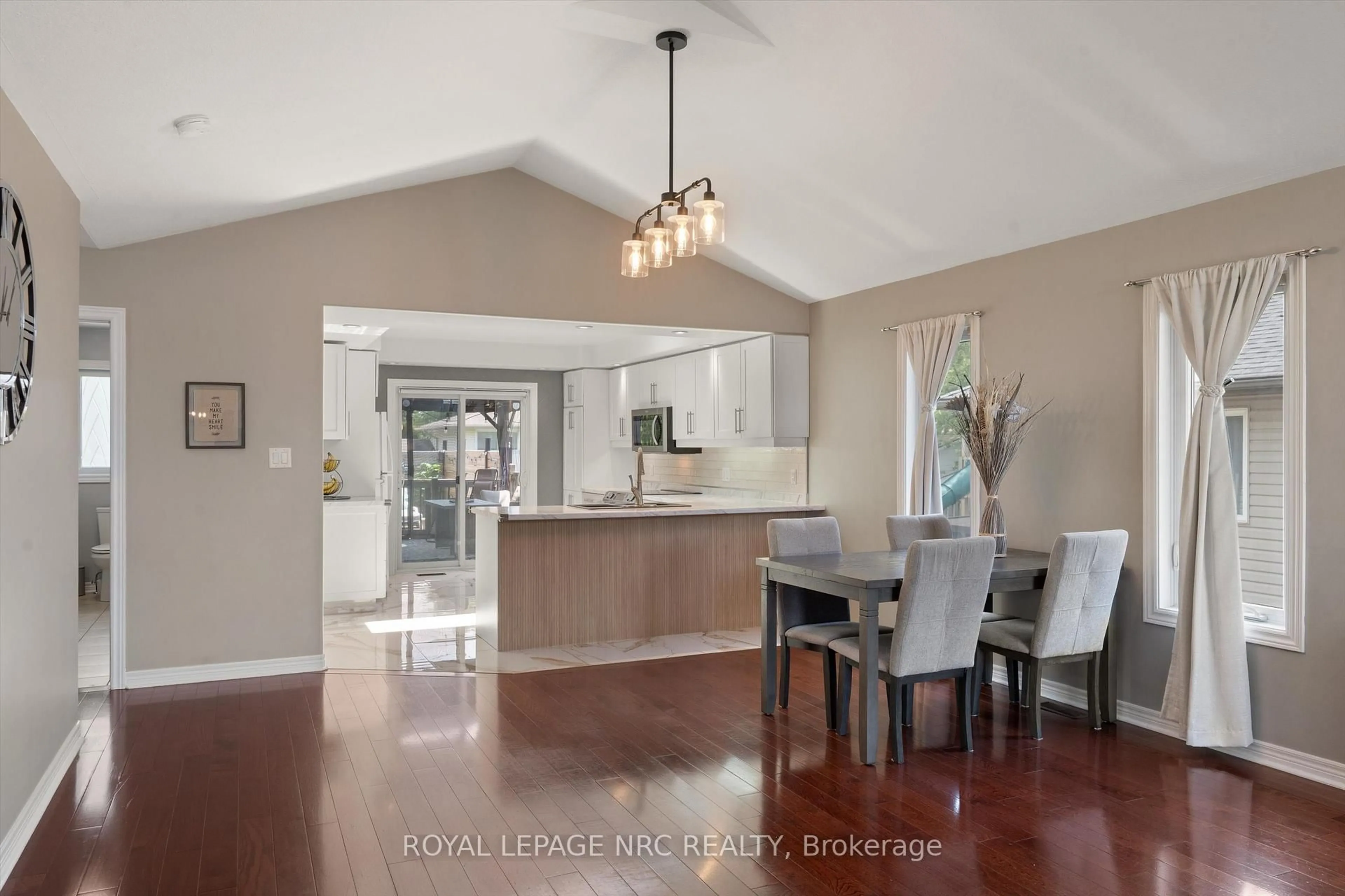 Open concept kitchen, unknown for 346 Clare Ave, Welland Ontario L3C 5R2