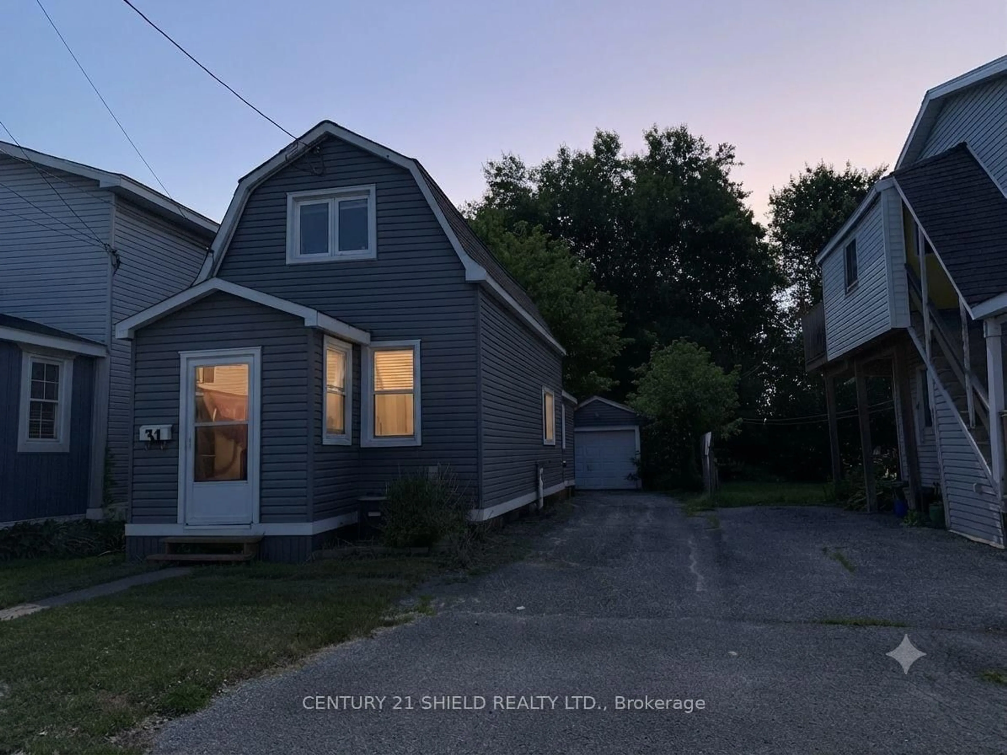 A pic from outside/outdoor area/front of a property/back of a property/a pic from drone, street for 31 CARTIER Ave, Cornwall Ontario K6J 4B3