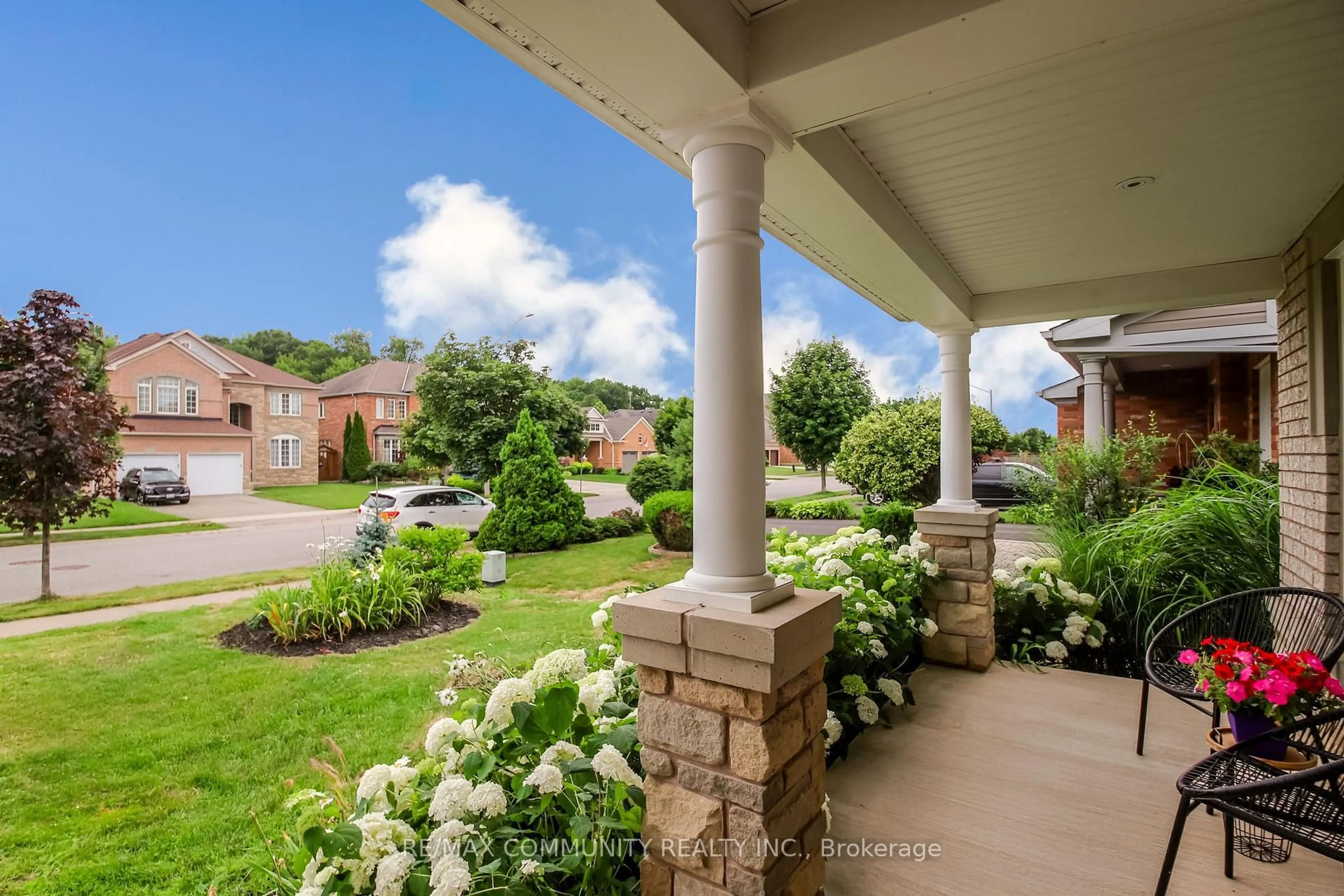 Patio, street for 6373 St. Michael Ave, Niagara Falls Ontario L2H 0C7