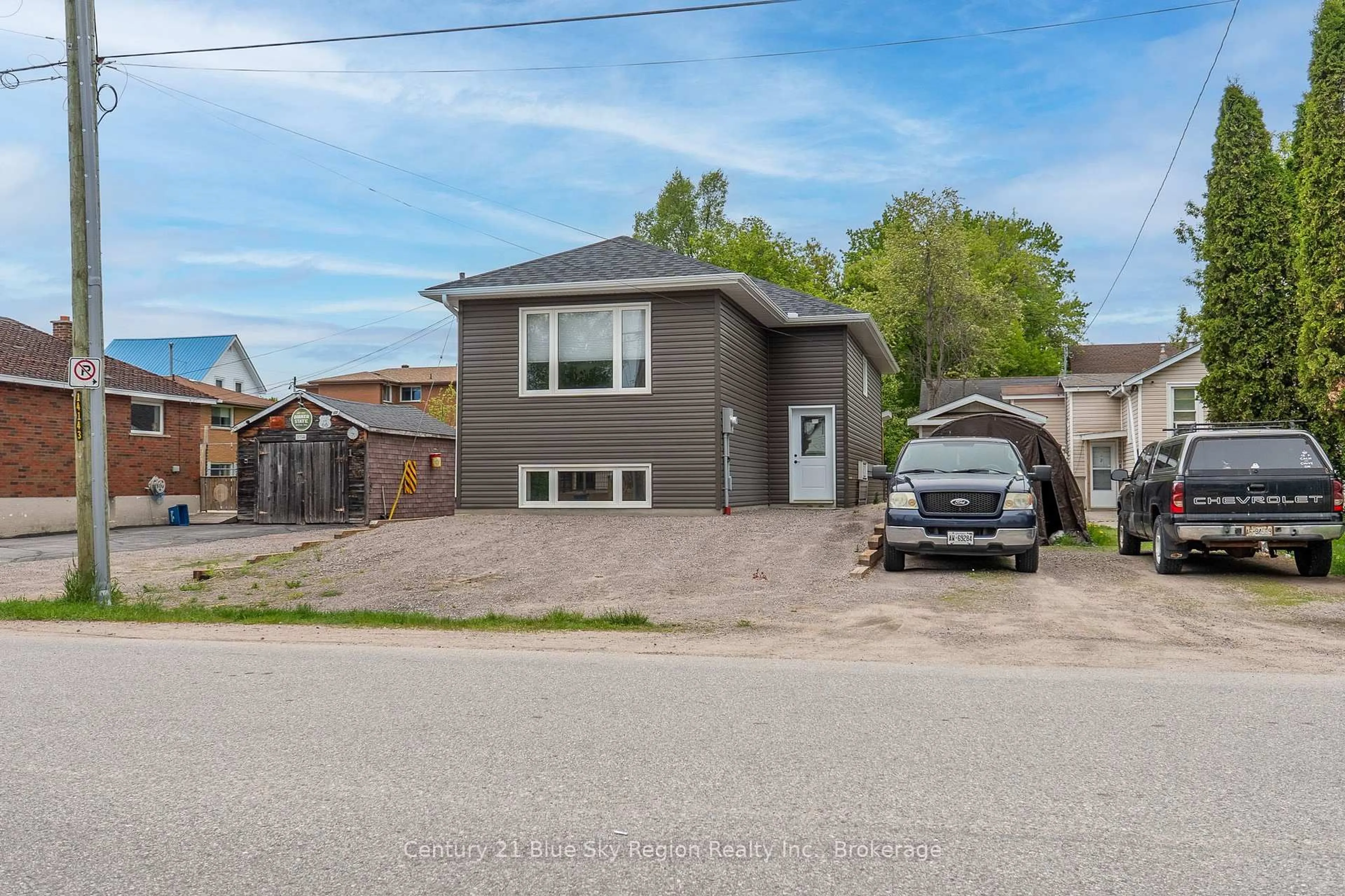 Unknown for 1556 Fraser St, North Bay Ontario P1B 3Z2