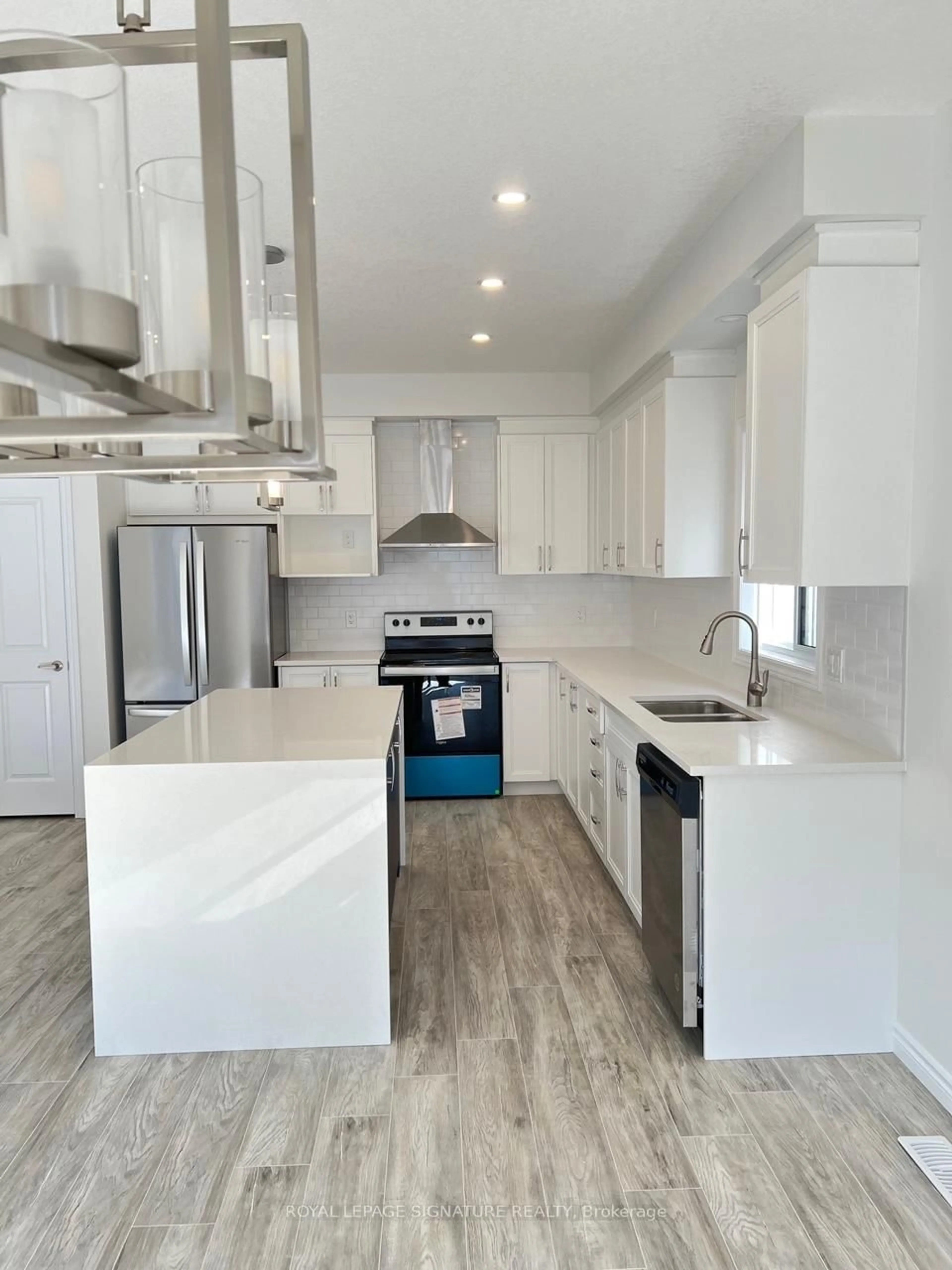 Open concept kitchen, unknown for 3128 Turner Cres, London South Ontario N6M 0A1