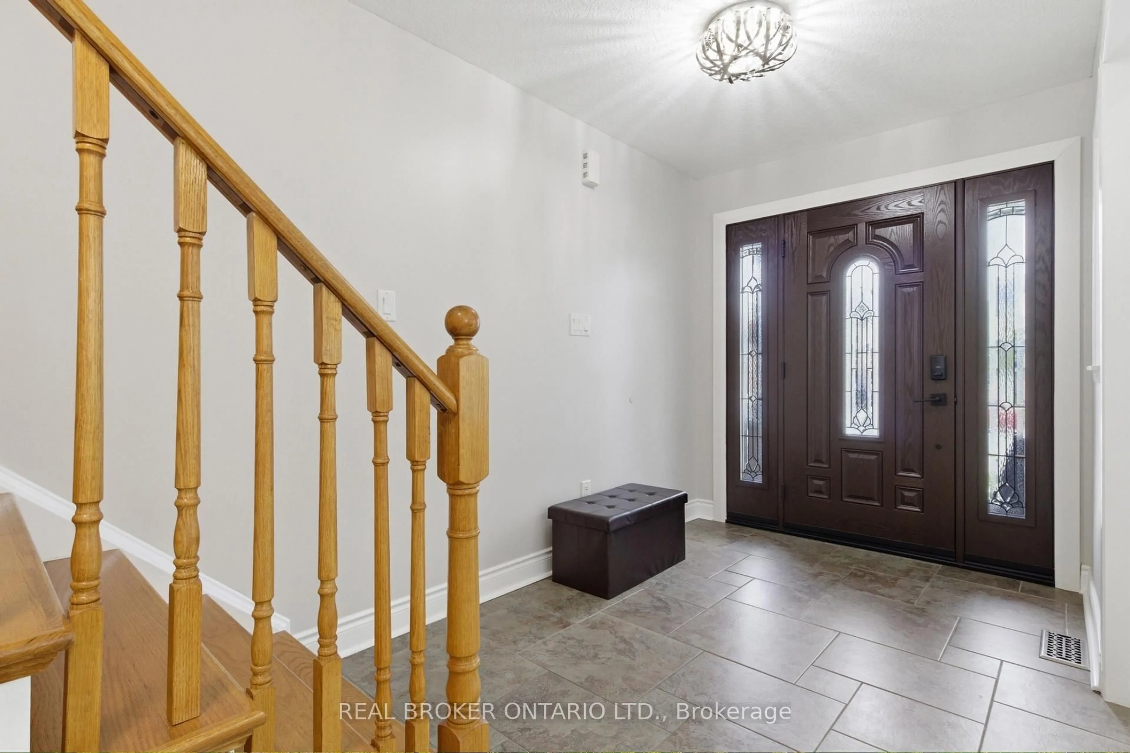 Indoor foyer for 135 Blackburn Dr, Brantford Ontario N3T 6S8