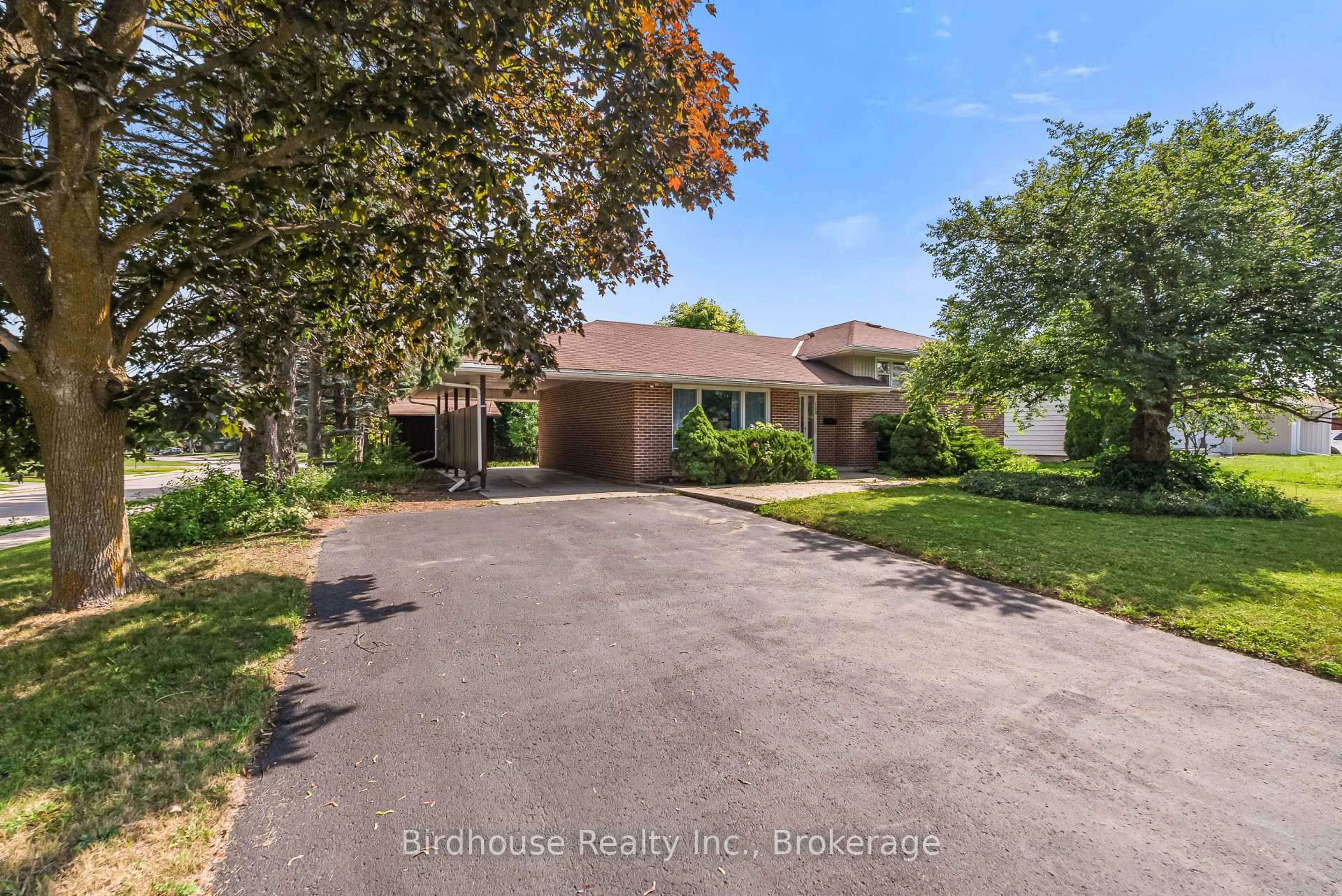 A pic from outside/outdoor area/front of a property/back of a property/a pic from drone, street for 168 Adelaide St, Kawartha Lakes Ontario K9V 4M6