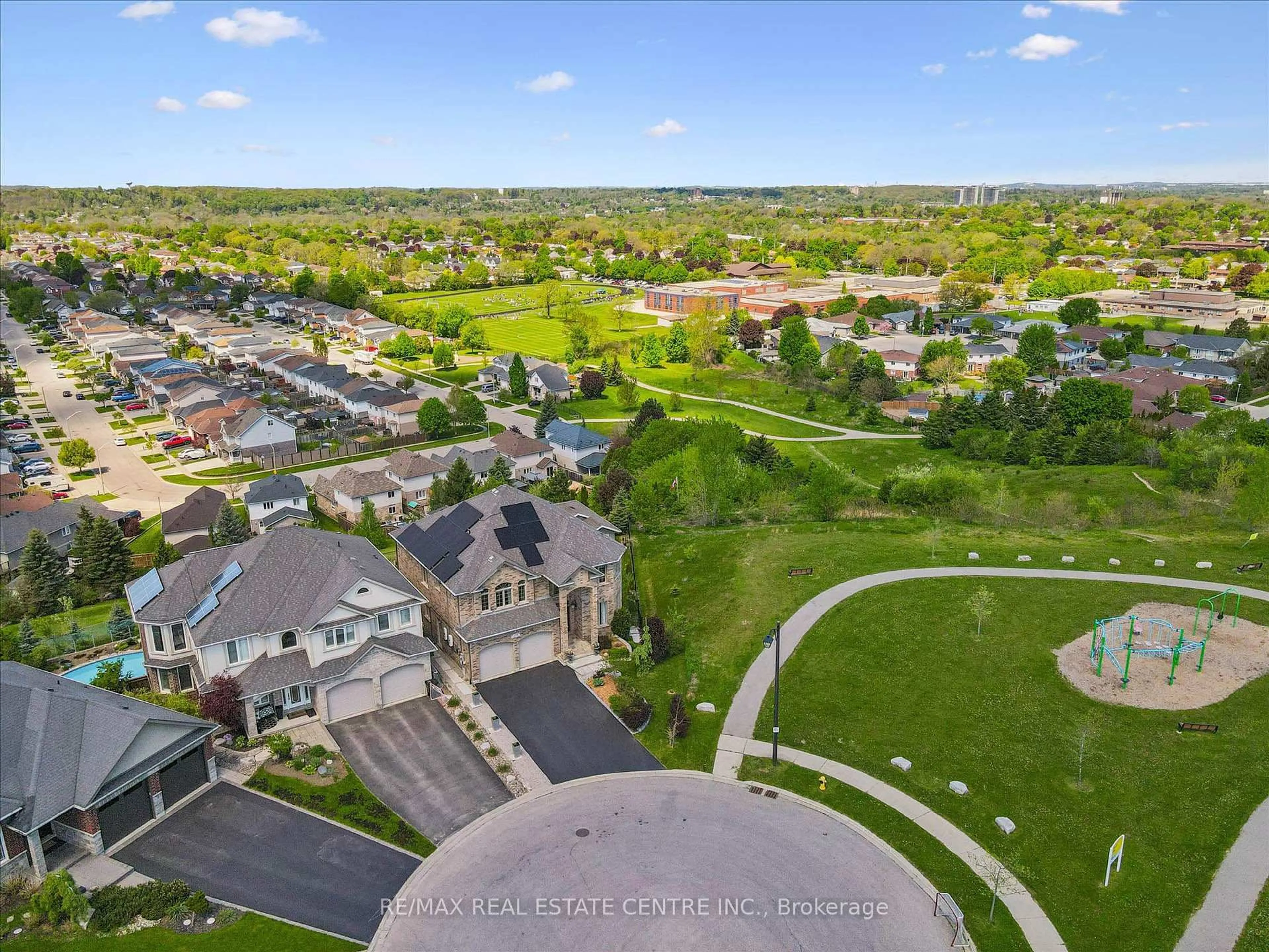 A pic from outside/outdoor area/front of a property/back of a property/a pic from drone, unknown for 103 Gouda Pl, Cambridge Ontario N1P 0A9