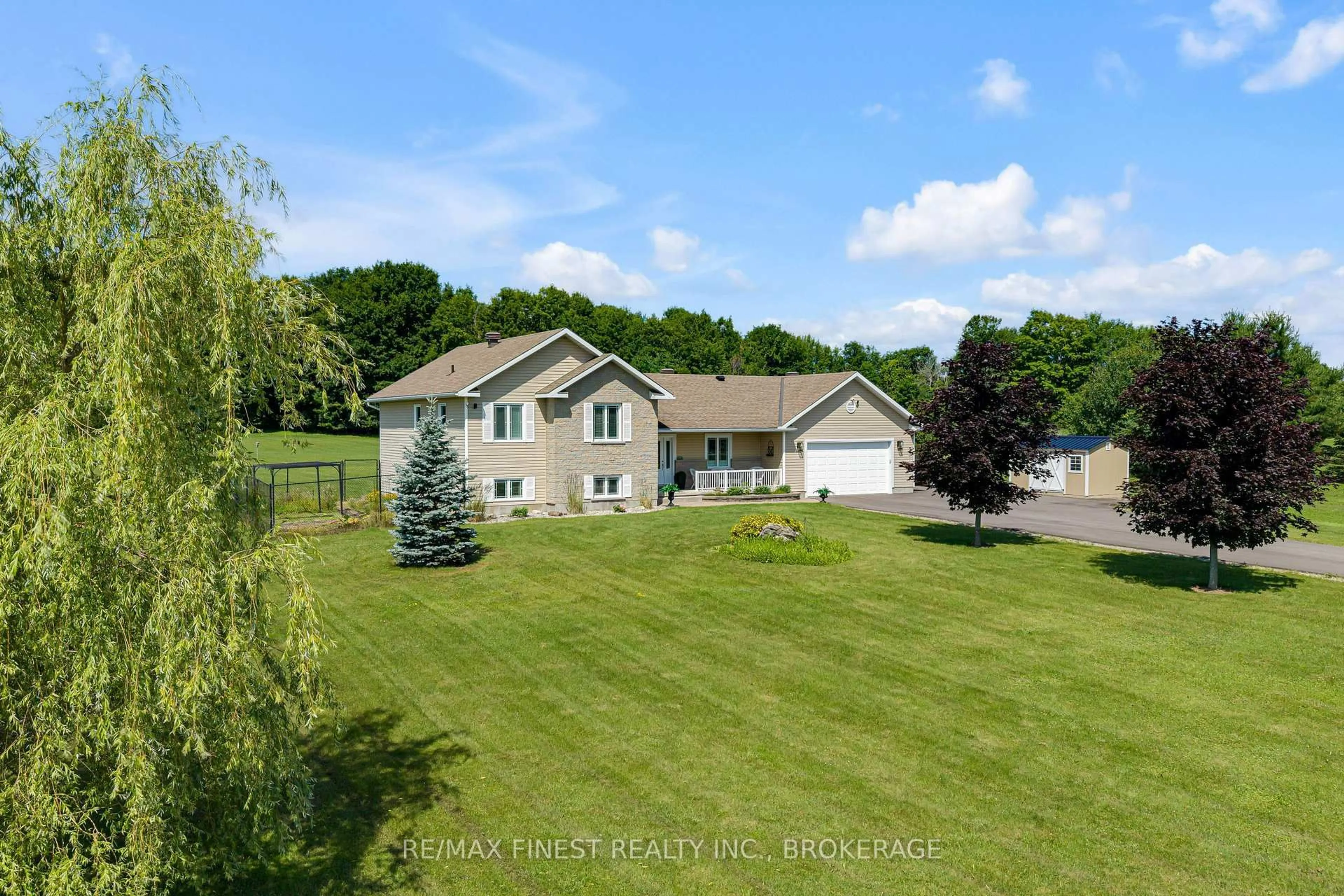 A pic from outside/outdoor area/front of a property/back of a property/a pic from drone, unknown for 59 Horace Dr, Rideau Lakes Ontario K0G 1V0
