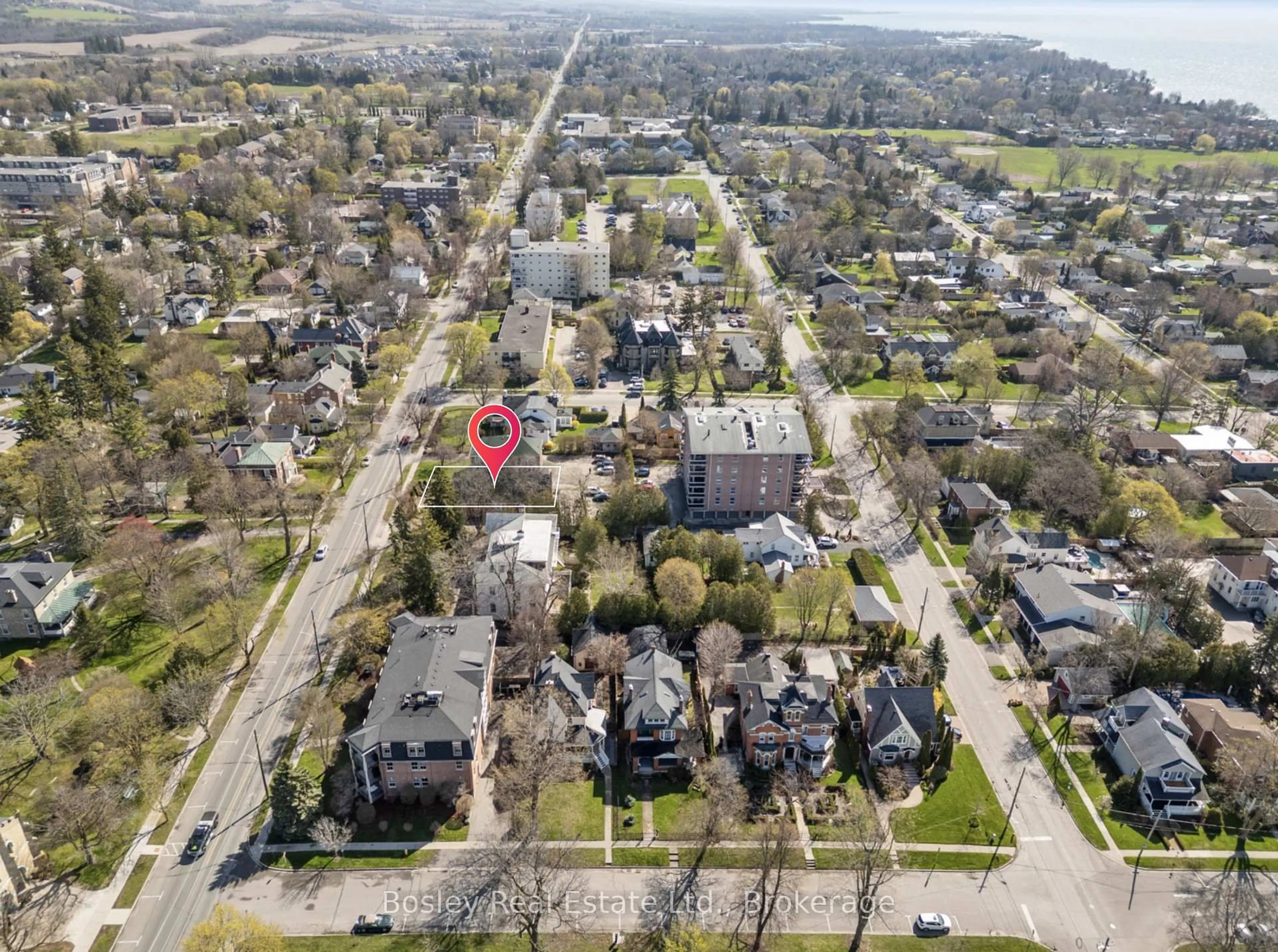 A pic from outside/outdoor area/front of a property/back of a property/a pic from drone, street for 131 King St, Cobourg Ontario K9A 1L2
