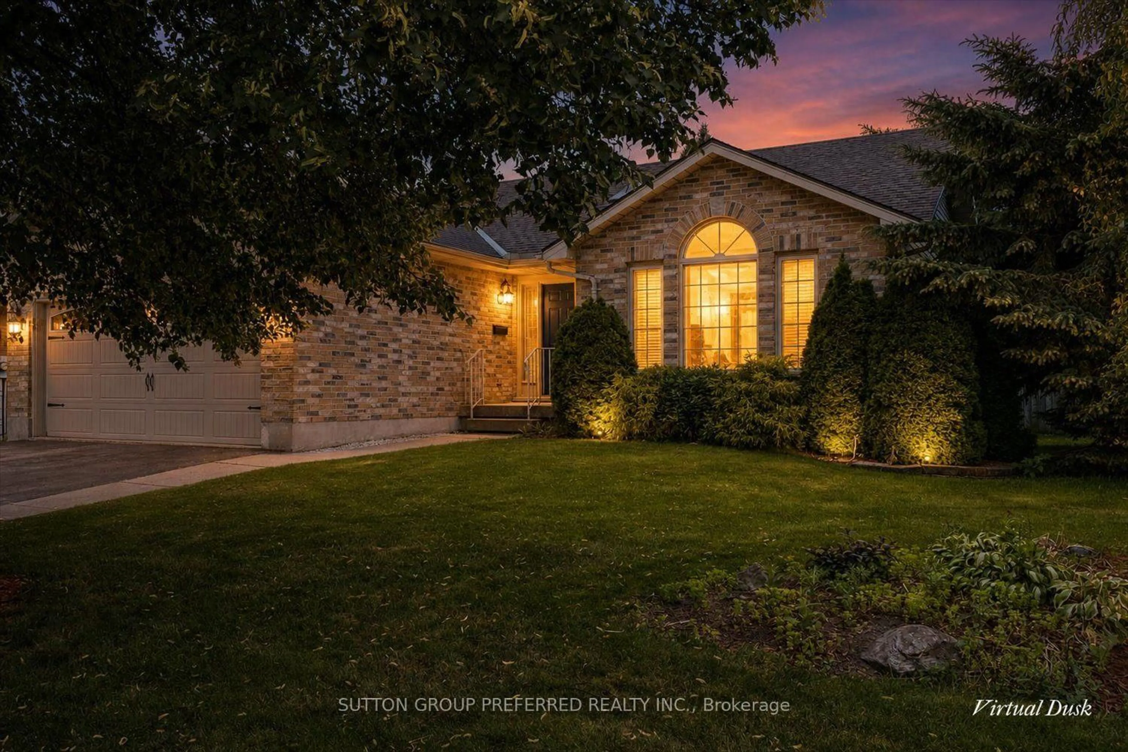 A pic from outside/outdoor area/front of a property/back of a property/a pic from drone, street for 254 Kettle Creek Dr, Central Elgin Ontario N0L 1B0