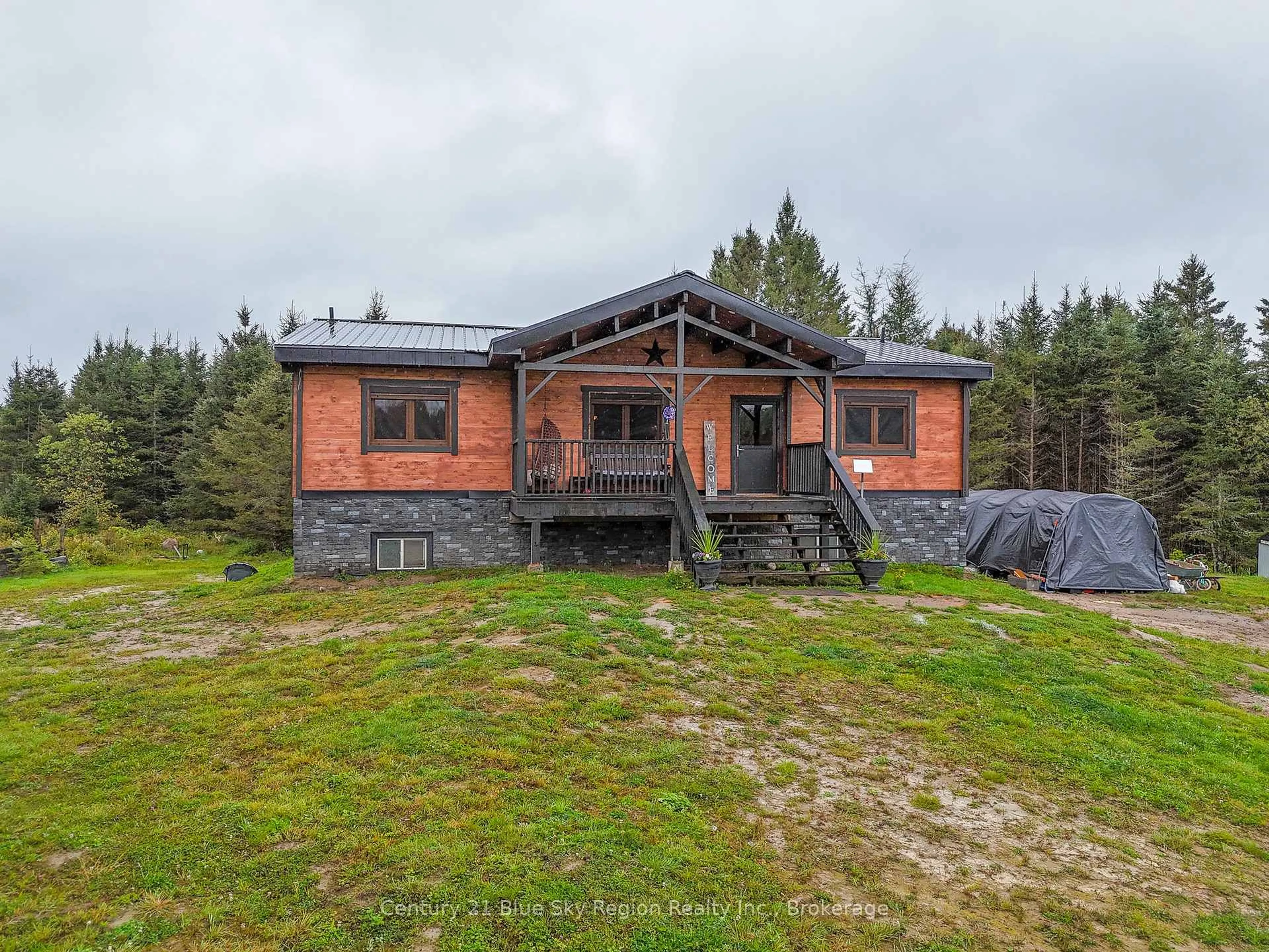 A pic from outside/outdoor area/front of a property/back of a property/a pic from drone, building for 3269 Chiswick Line, Chisholm Ontario P0H 1Z0