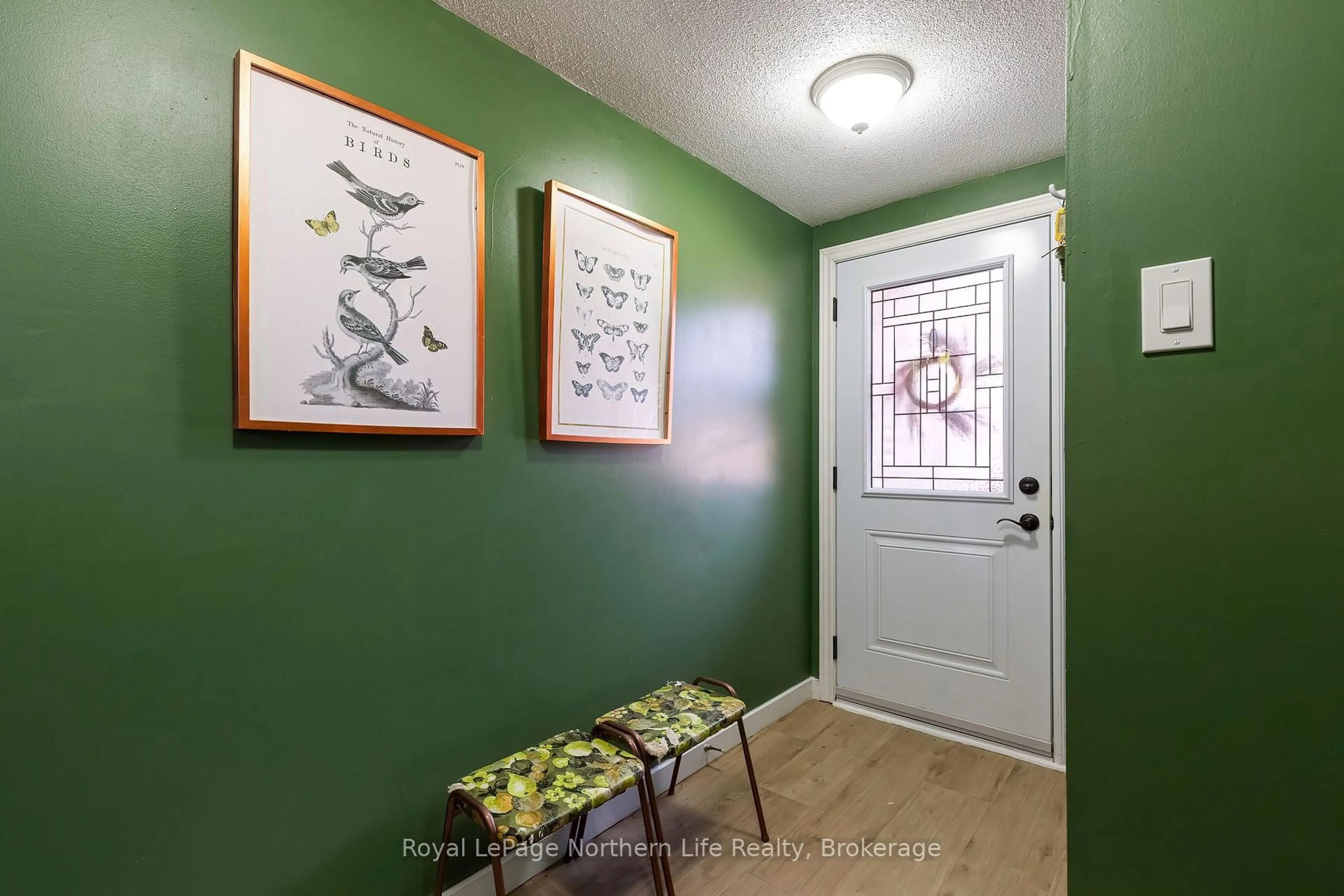 Indoor entryway for 644 Lakeshore Dr #53, North Bay Ontario P1A 3N6