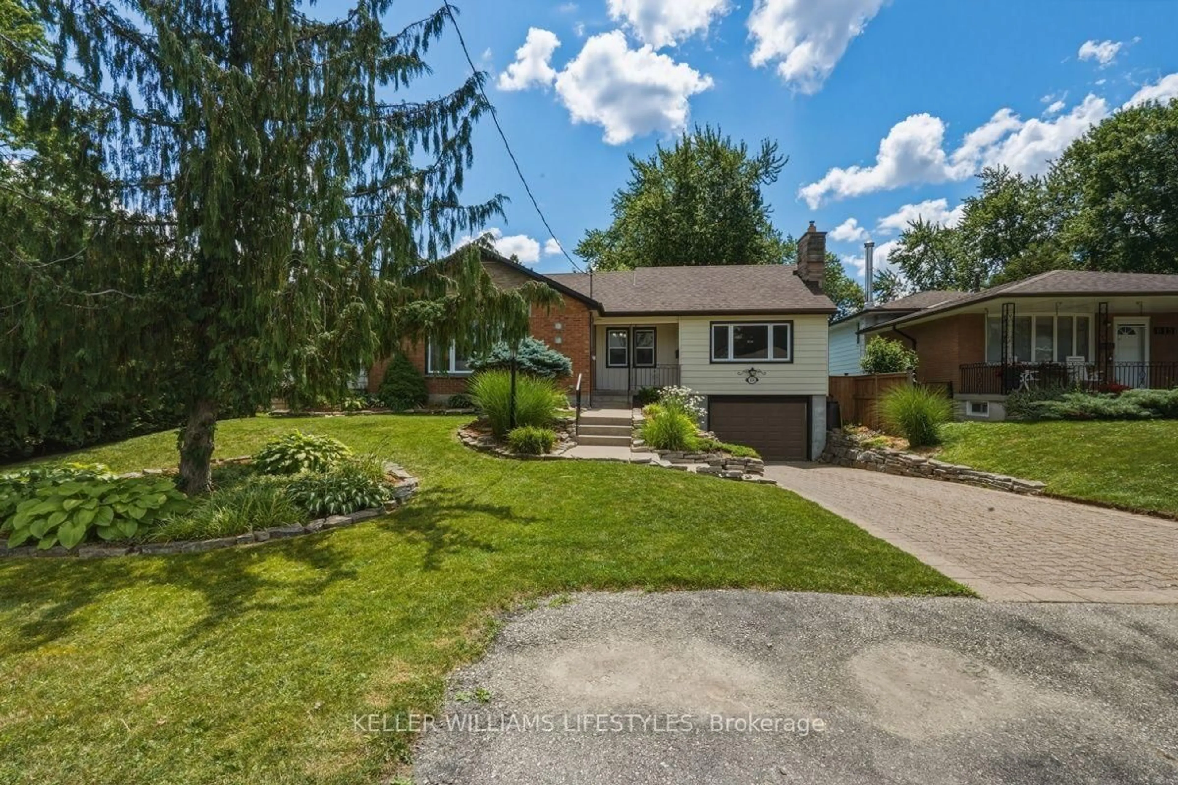 A pic from outside/outdoor area/front of a property/back of a property/a pic from drone, street for 619 Eden Ave, London South Ontario N6C 2Z5
