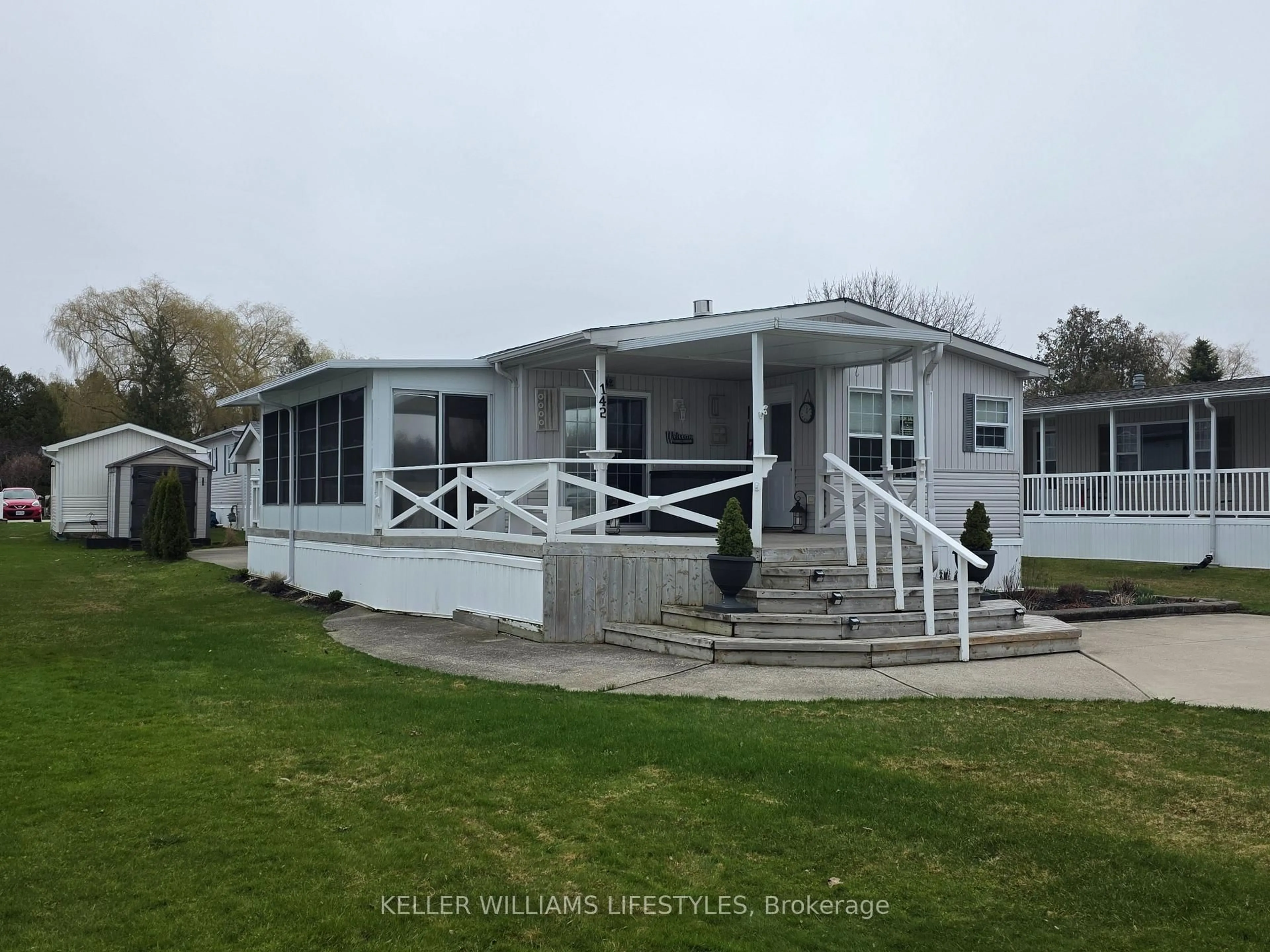 Home with vinyl exterior material, water/lake/river/ocean view for 142 Sandbagger Cres, Central Huron Ontario N0M 1G0