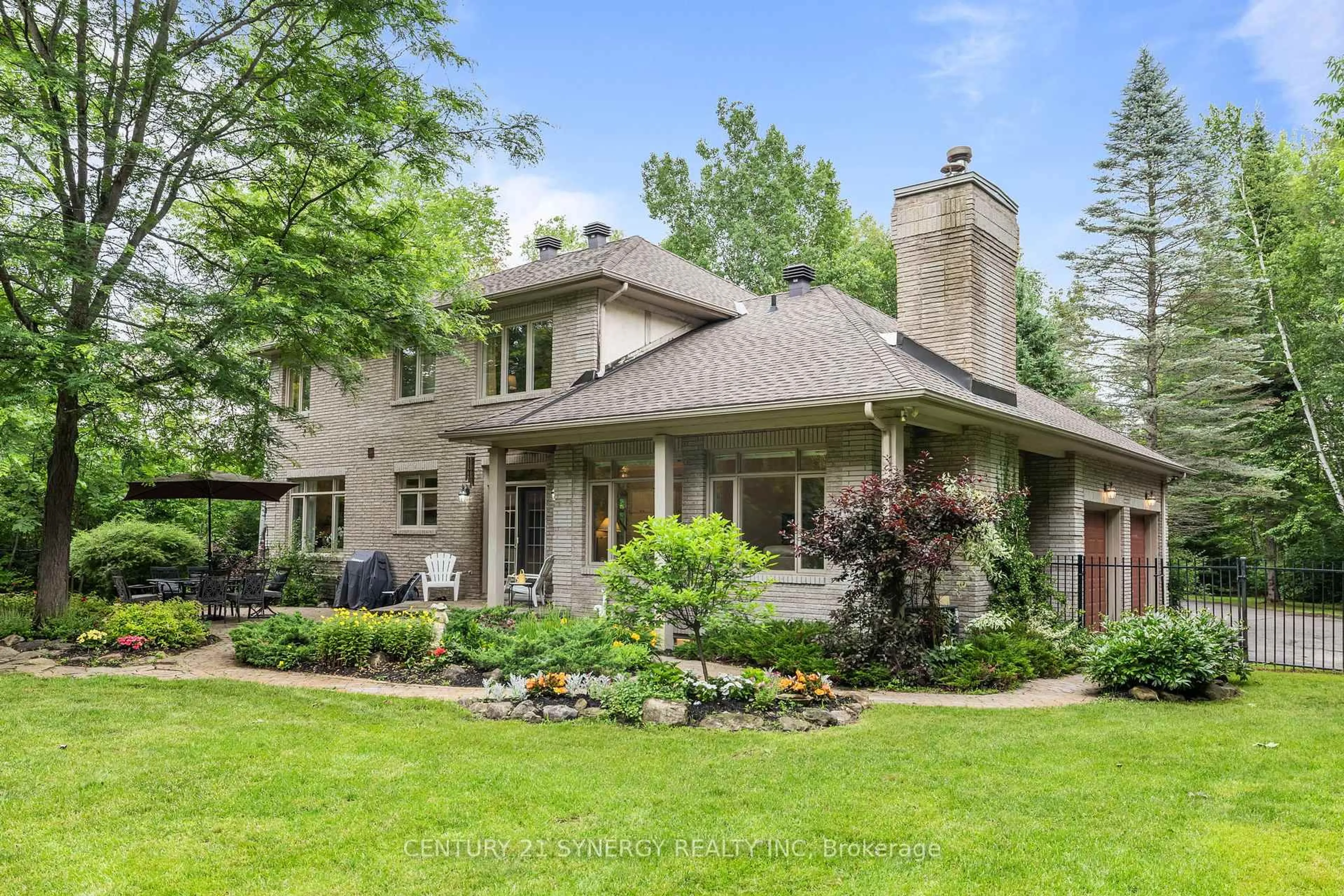 Home with brick exterior material, unknown for 5835 Knights Dr, Ottawa Ontario K4M 1K2