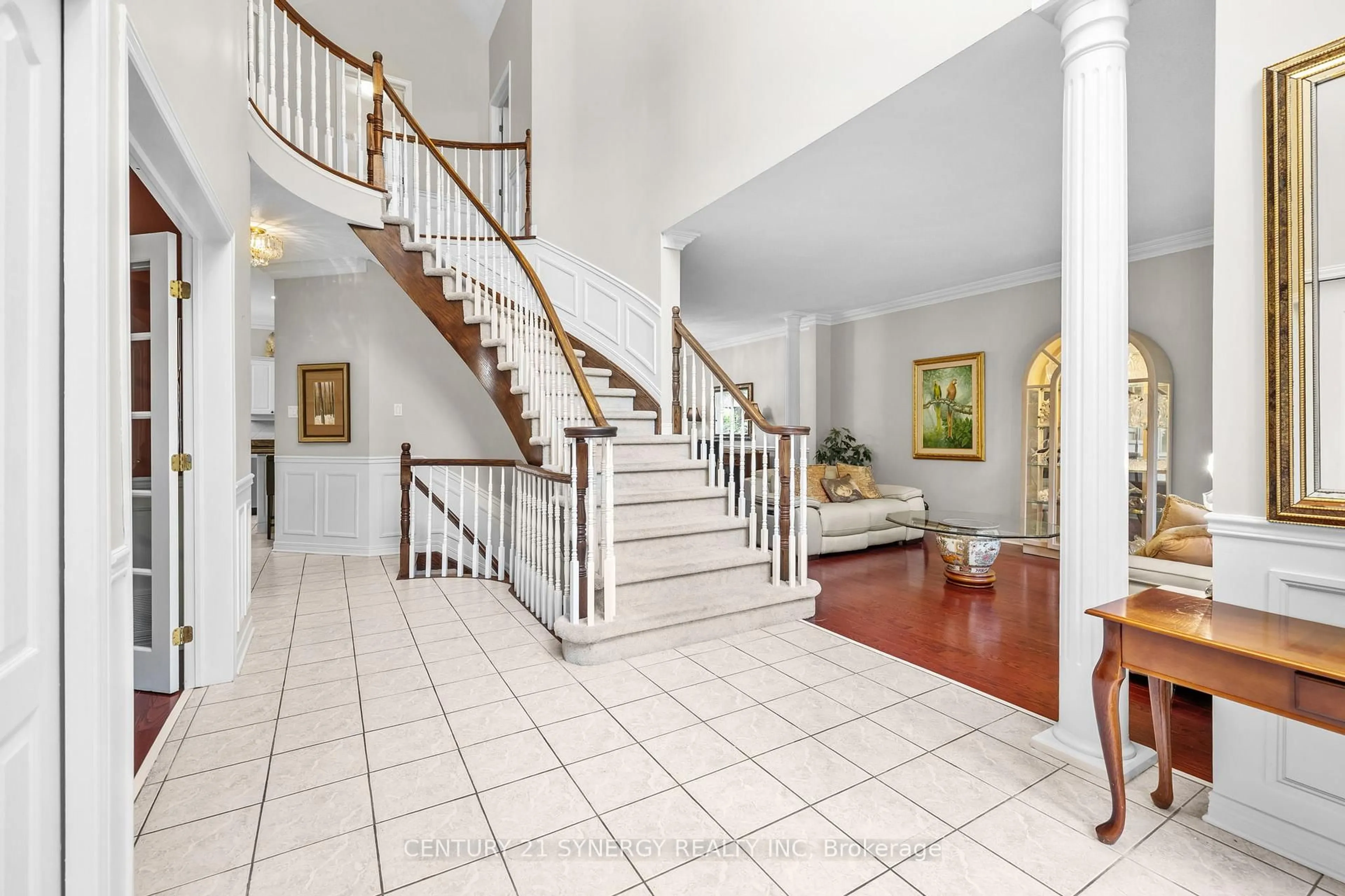 Indoor foyer for 5835 Knights Dr, Ottawa Ontario K4M 1K2