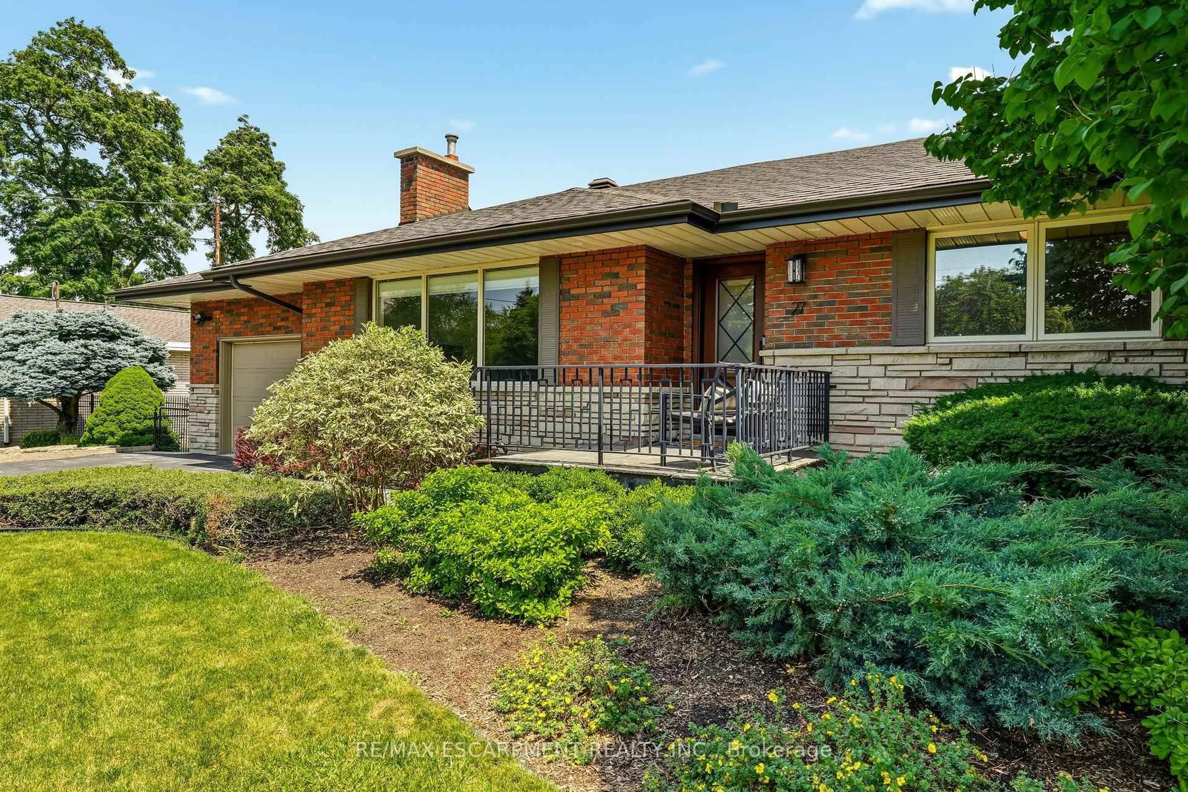 Home with brick exterior material, street for 27 Brentwood Dr, Hamilton Ontario L8G 2W9