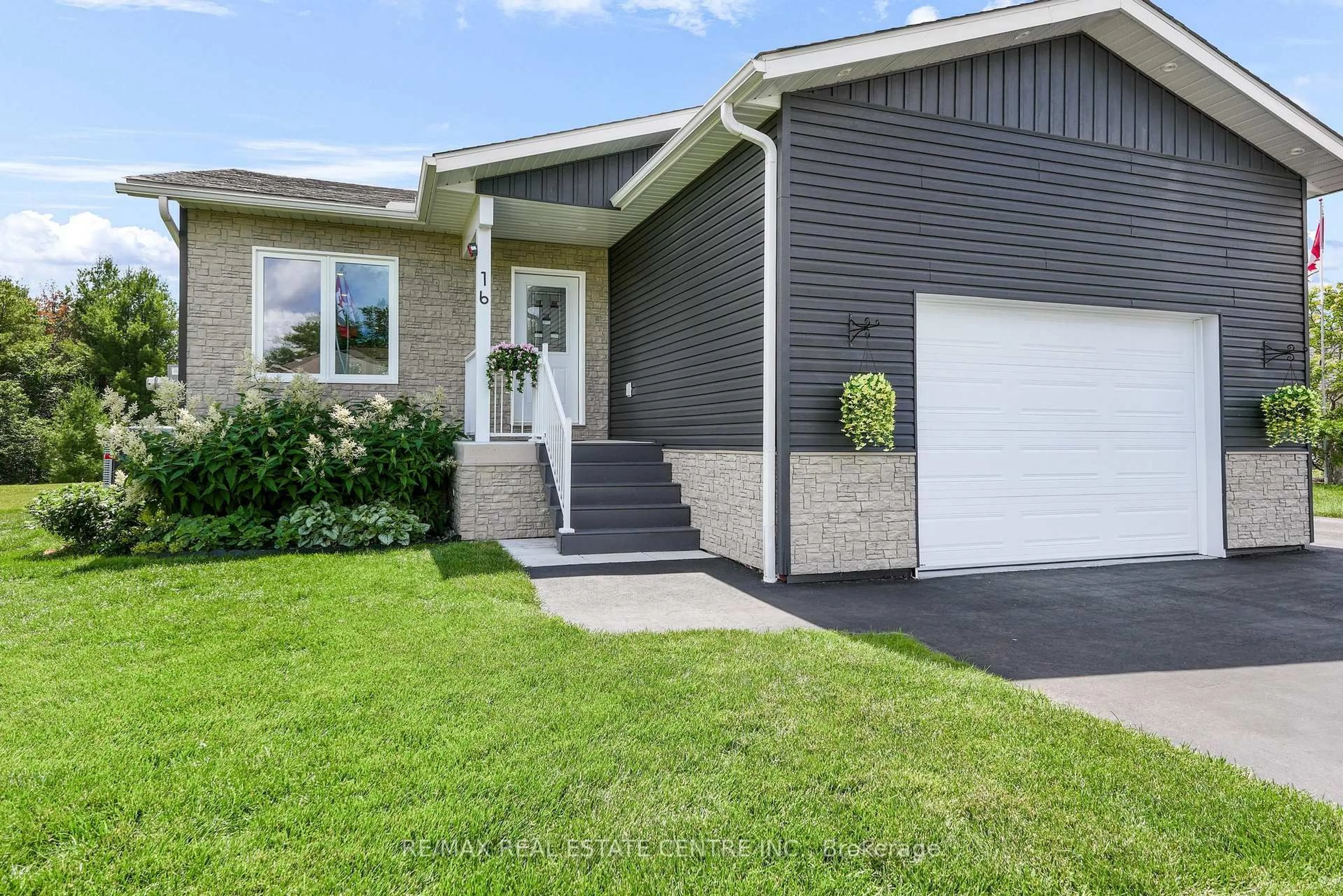 Home with vinyl exterior material, street for 16 Williams Dr, Bancroft Ontario K0L 1C0