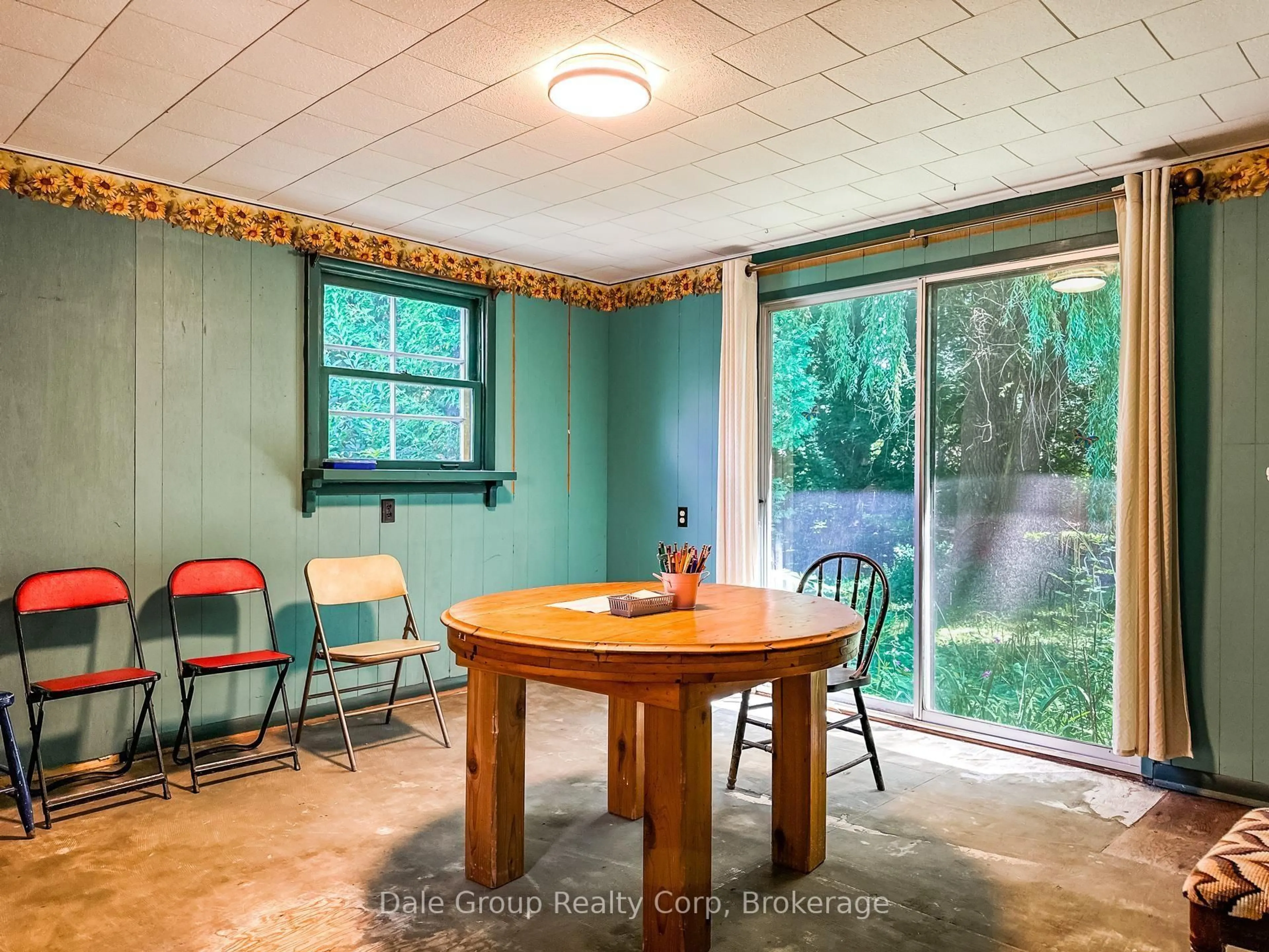 Dining room, unknown for 29 Winter Crt, Central Huron Ontario N0M 1L0