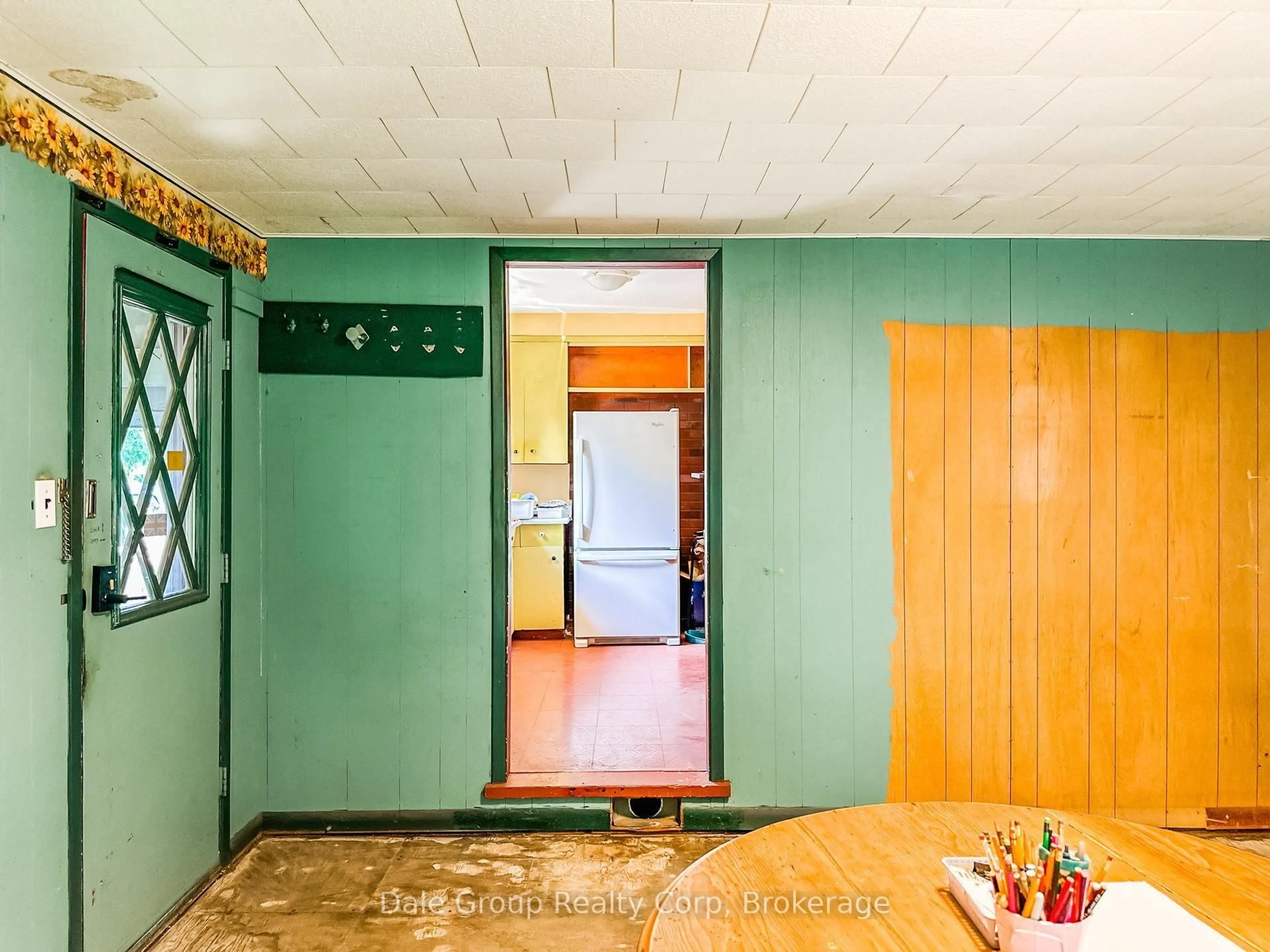 Indoor foyer for 29 Winter Crt, Central Huron Ontario N0M 1L0