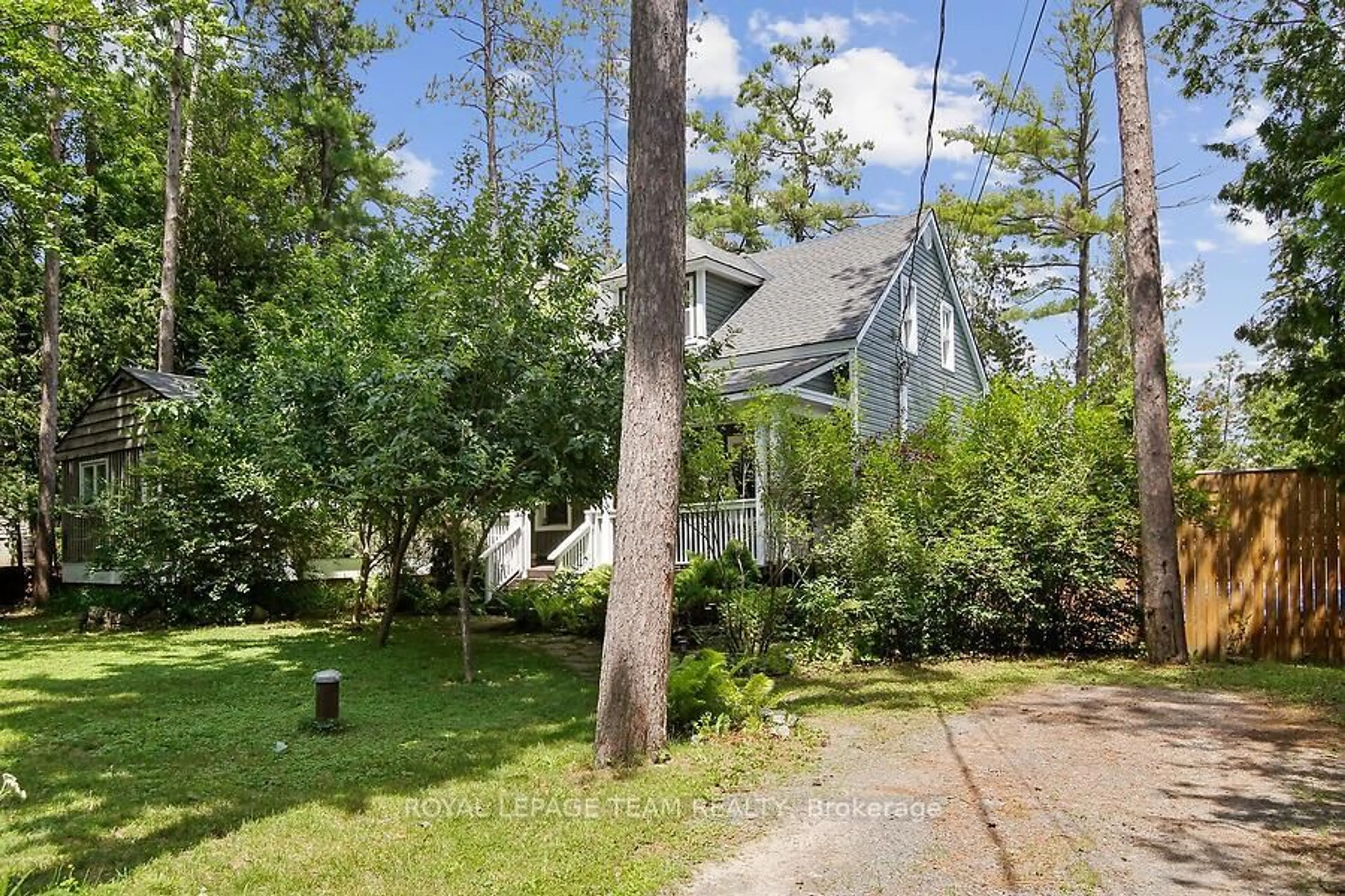 A pic from outside/outdoor area/front of a property/back of a property/a pic from drone, unknown for 3636 Forestview Lane, Ottawa Ontario K0A 1T0