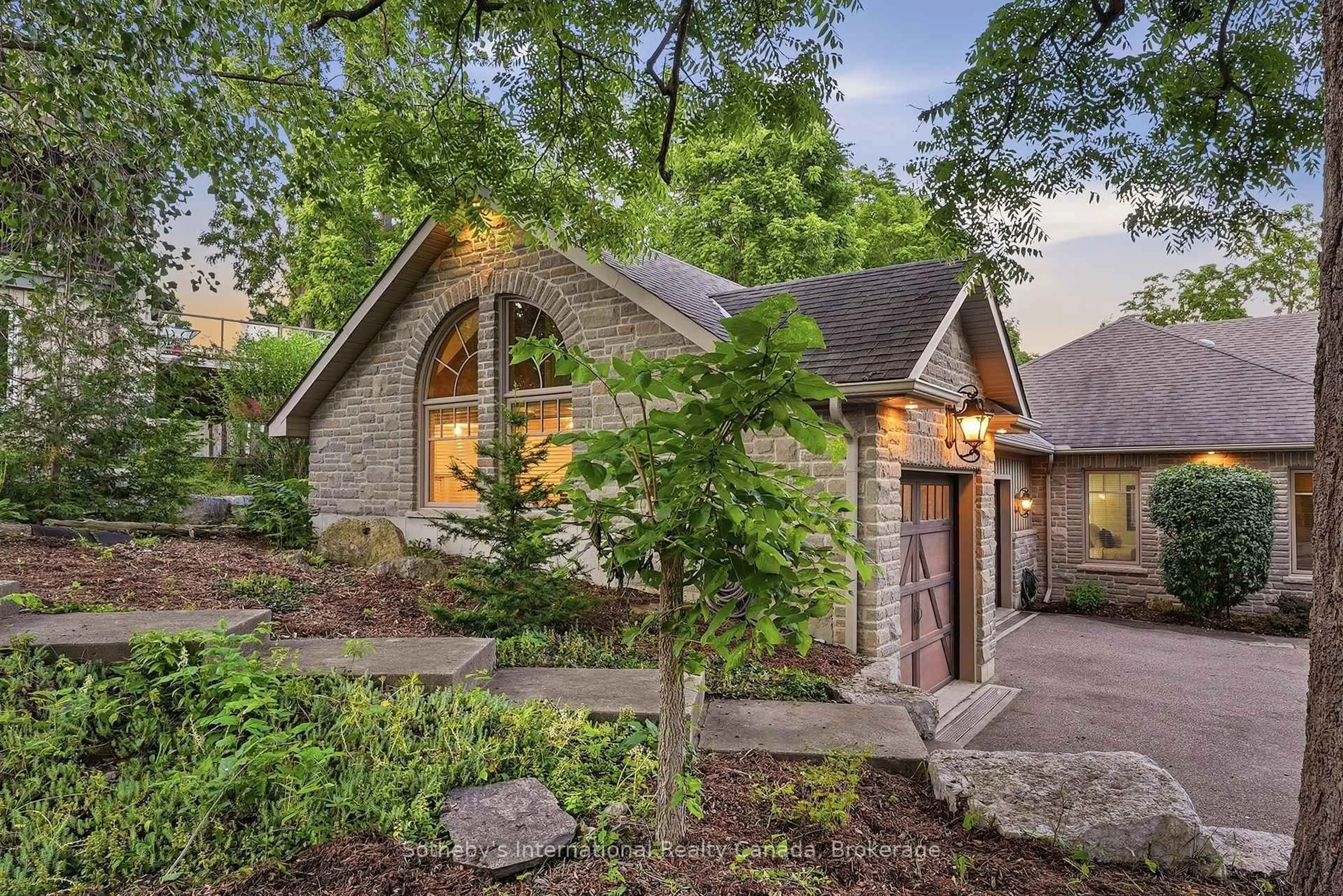 Home with brick exterior material, street for 265 West River Rd, Cambridge Ontario N1R 5S5