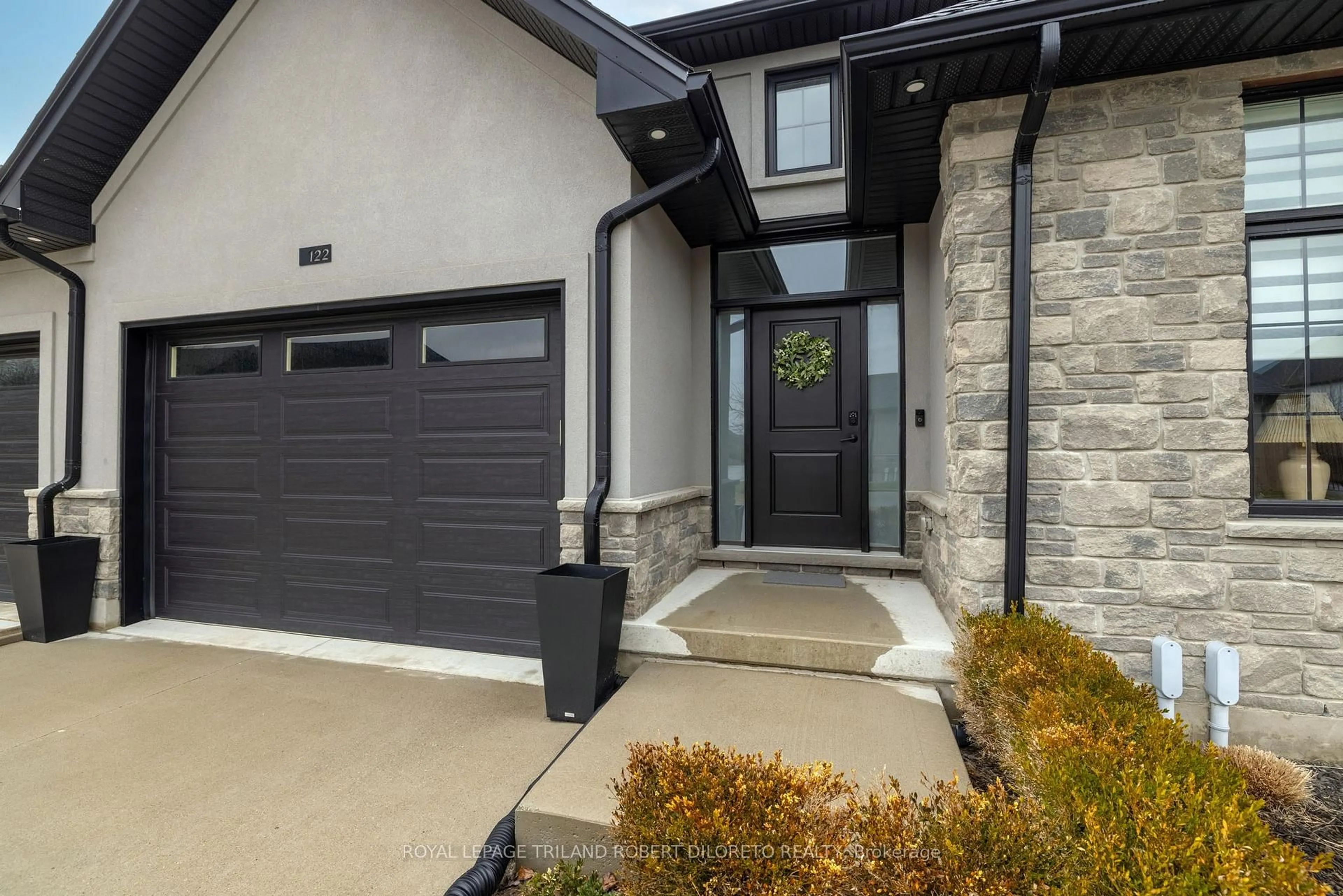 Unknown for 9861 GLENDON Dr #122, Middlesex Centre Ontario N0L 1R0