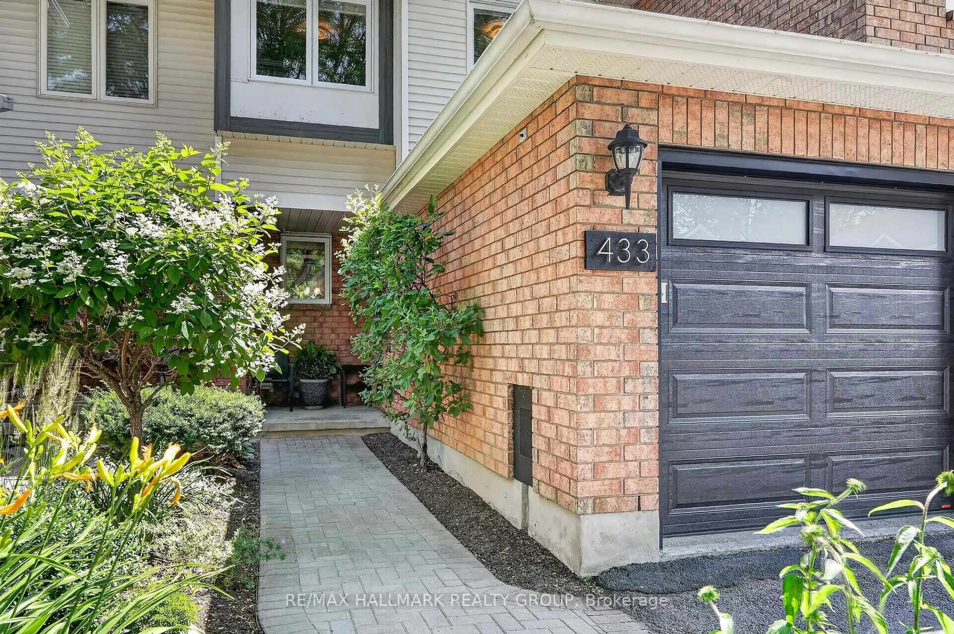 Home with brick exterior material, street for 433 Lawler Cres, Ottawa Ontario K4A 3Y3