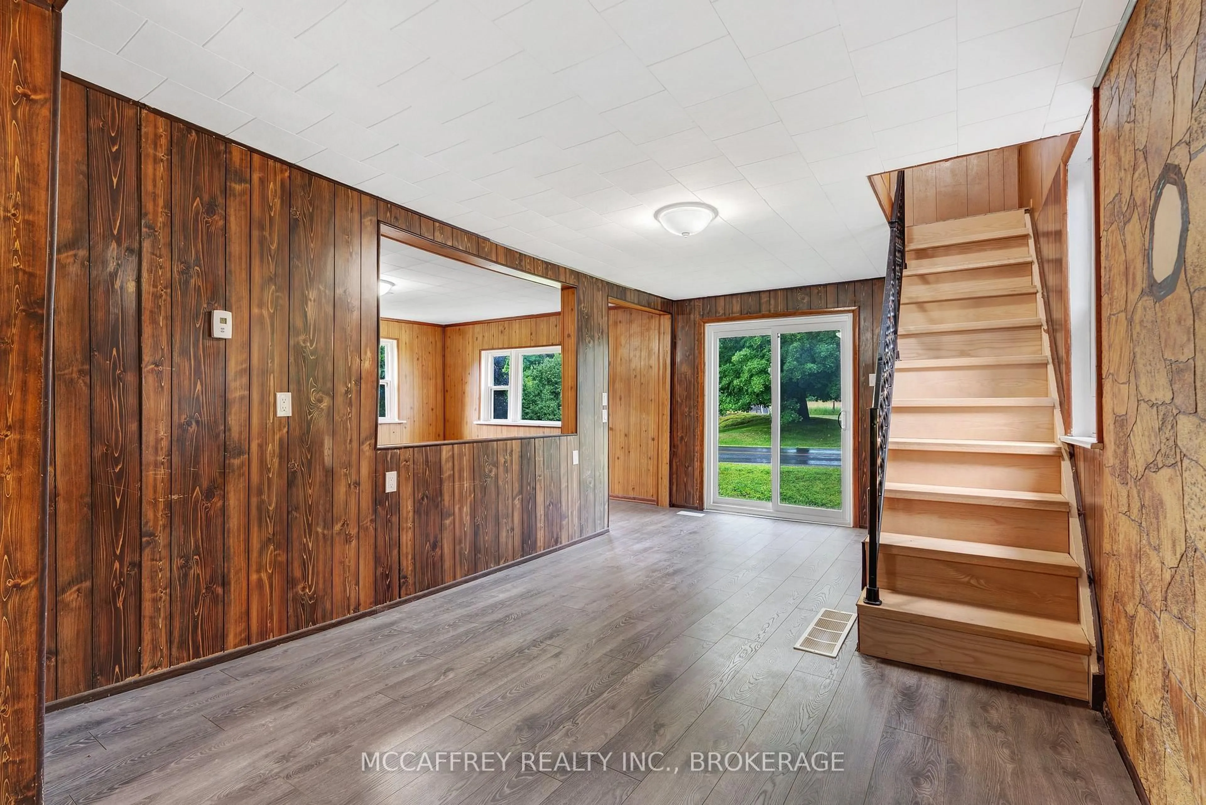 Indoor entryway for 333 Burridge Rd, Godfrey Ontario K0H 1T0