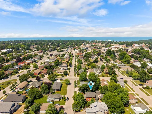 153 Park St, Goderich 2