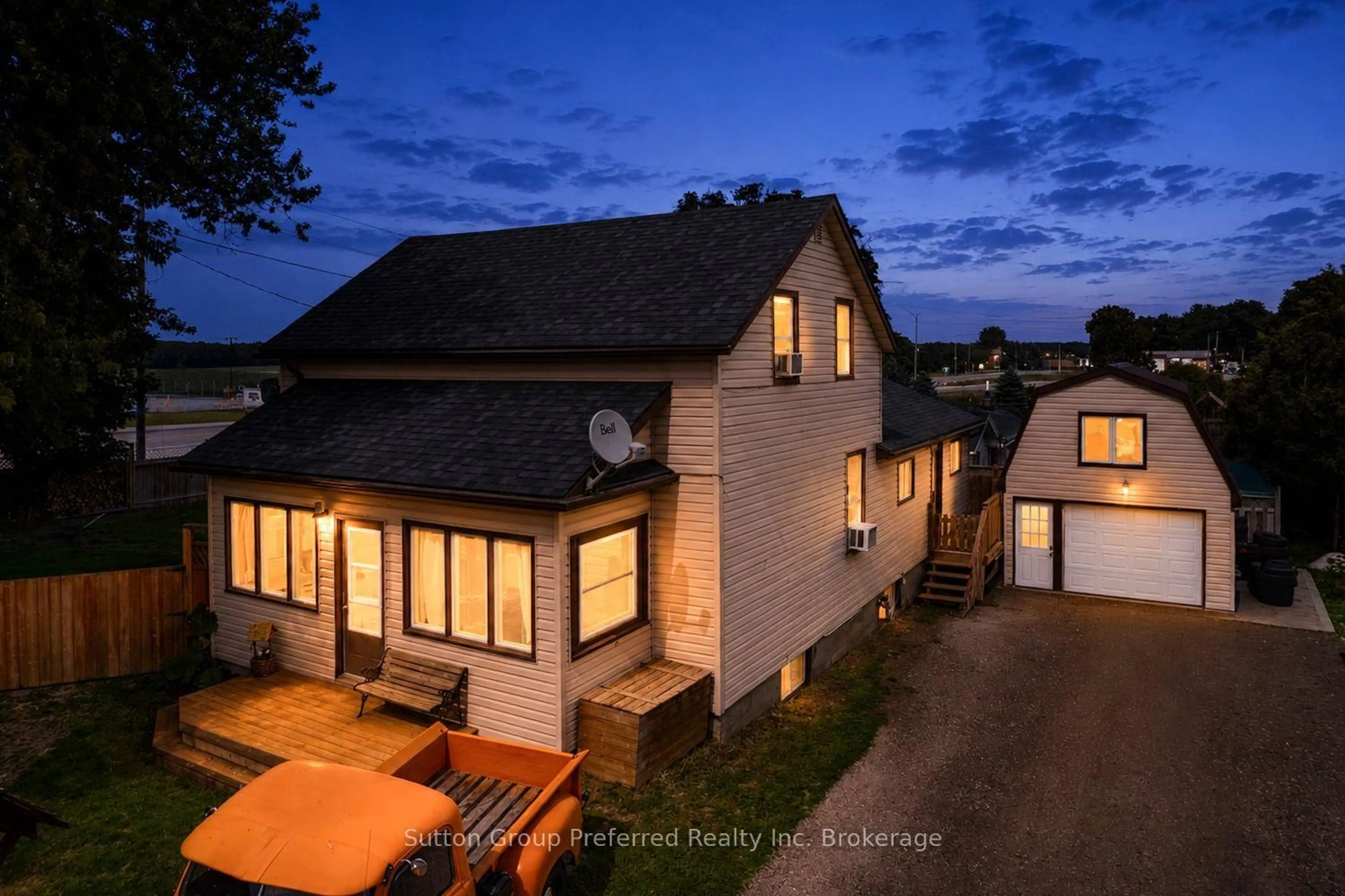 A pic from outside/outdoor area/front of a property/back of a property/a pic from drone, street for 685744 Main St, Norwich Ontario N4S 7V9