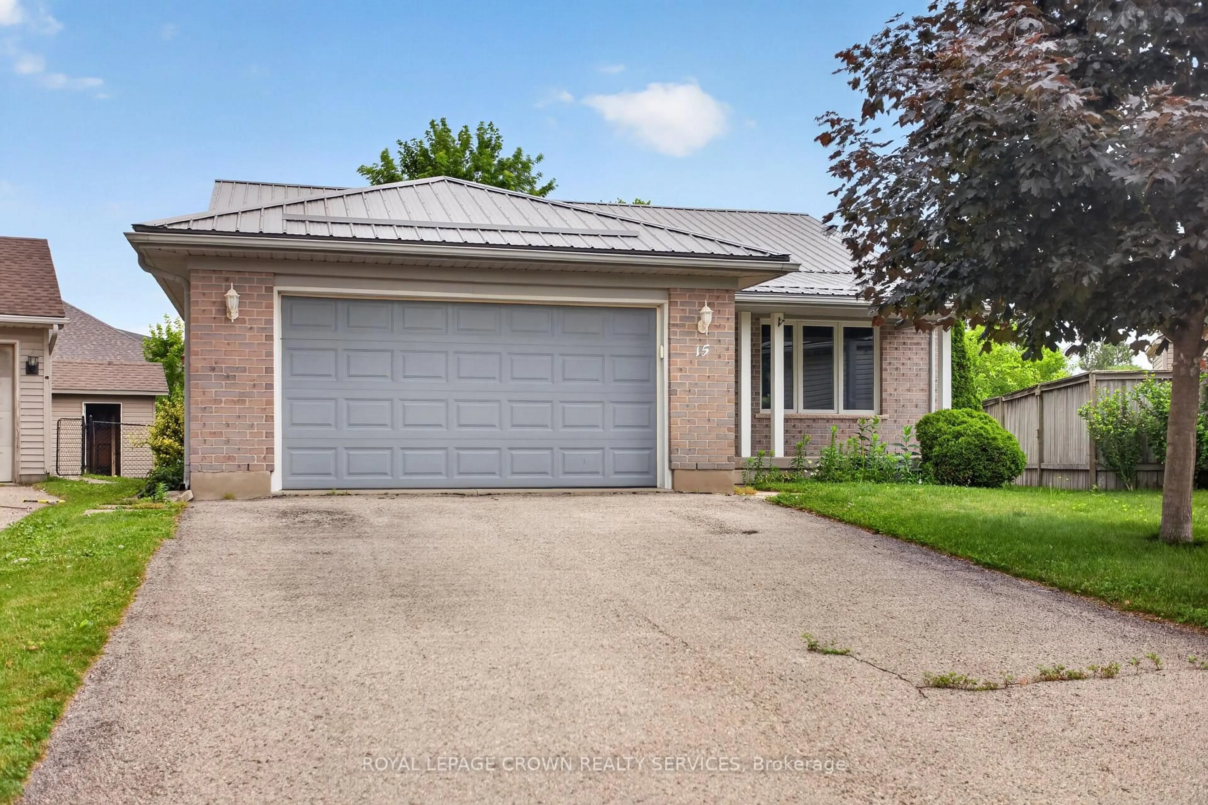 Home with brick exterior material, street for 15 Erin Crt, Aylmer Ontario N5H 3G6